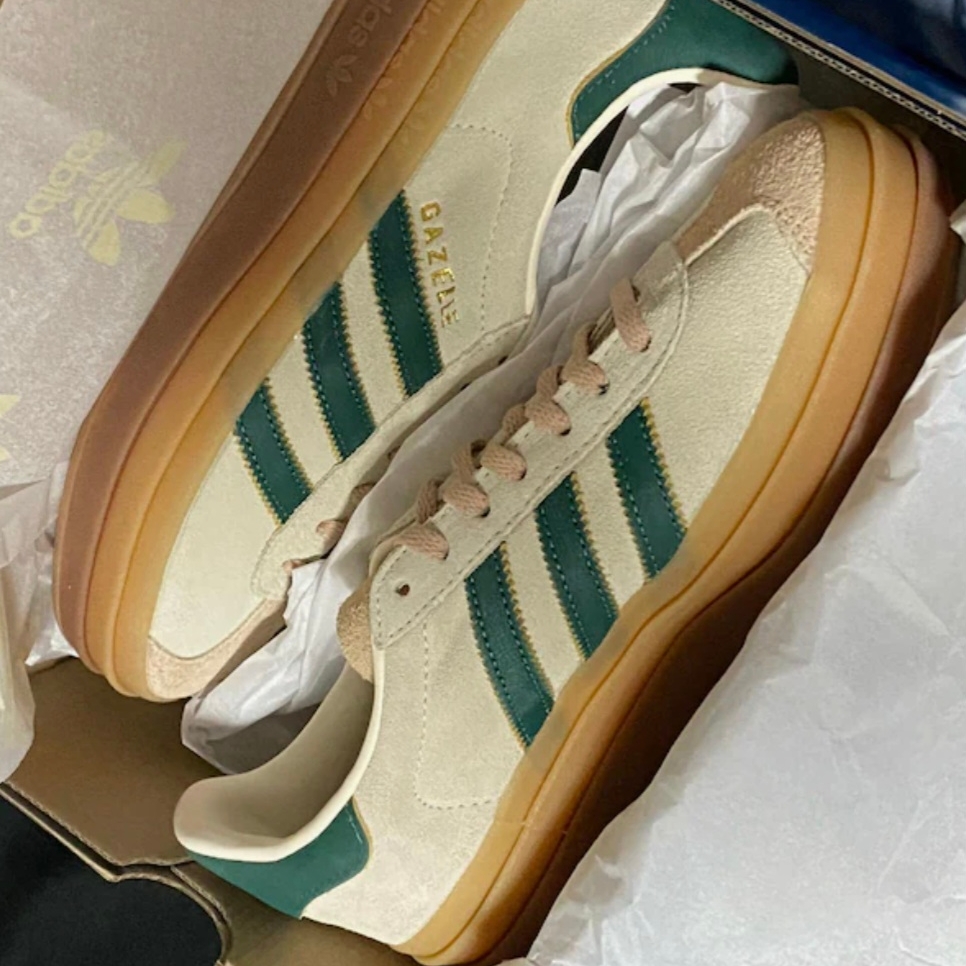 (W) Adidas Gazelle Bold Cream White Collegiate Green 착용 스타일