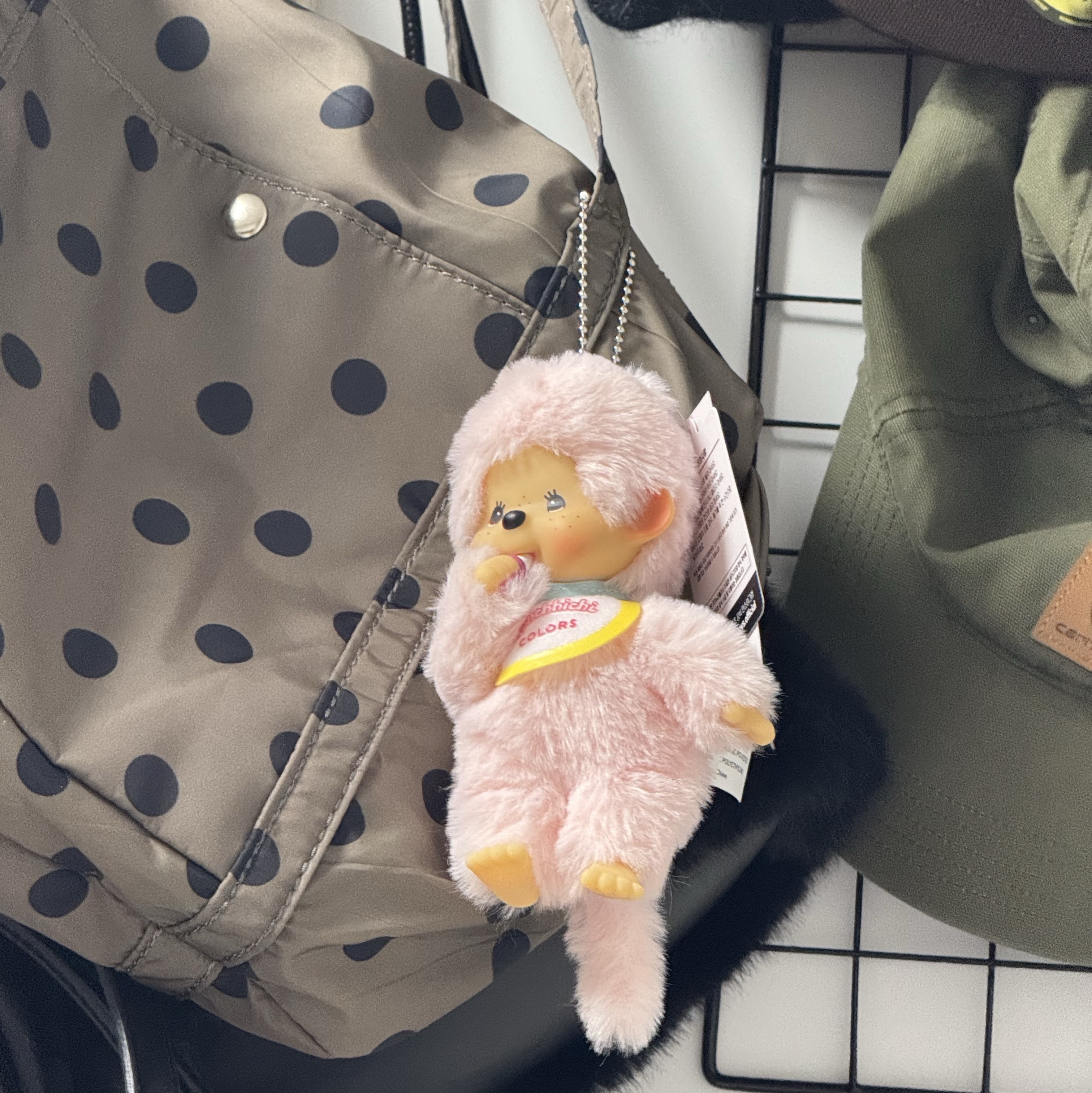 Monchhichi COLORS Keychain Pink 착용 스타일