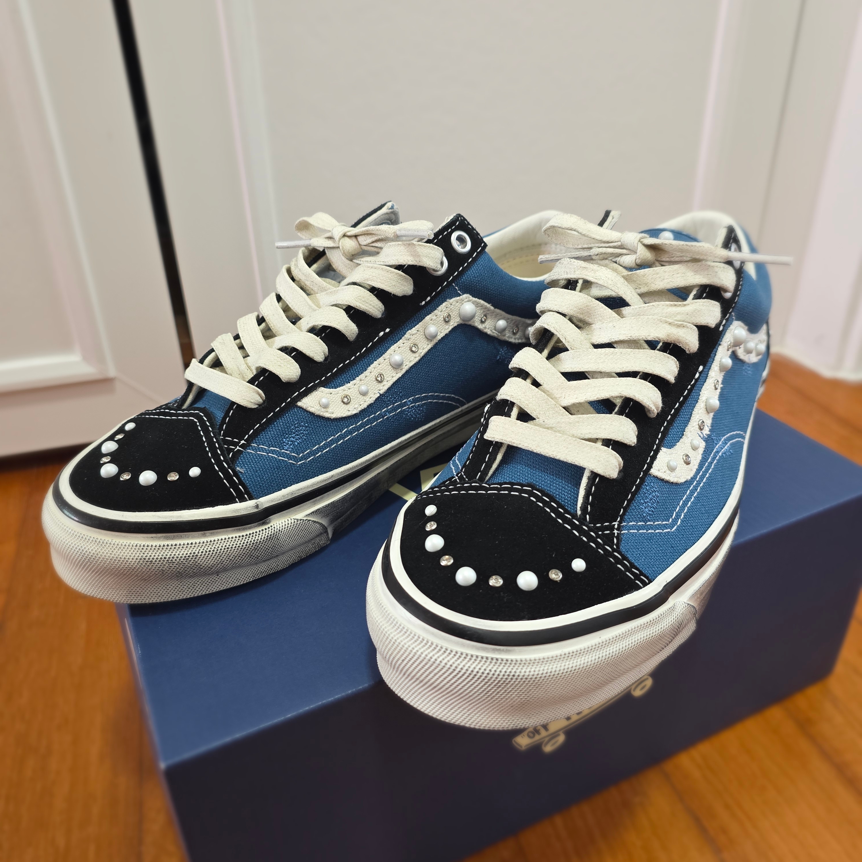 Vans LX Old Skool 36 Pearlized Navy Black 착용 스타일