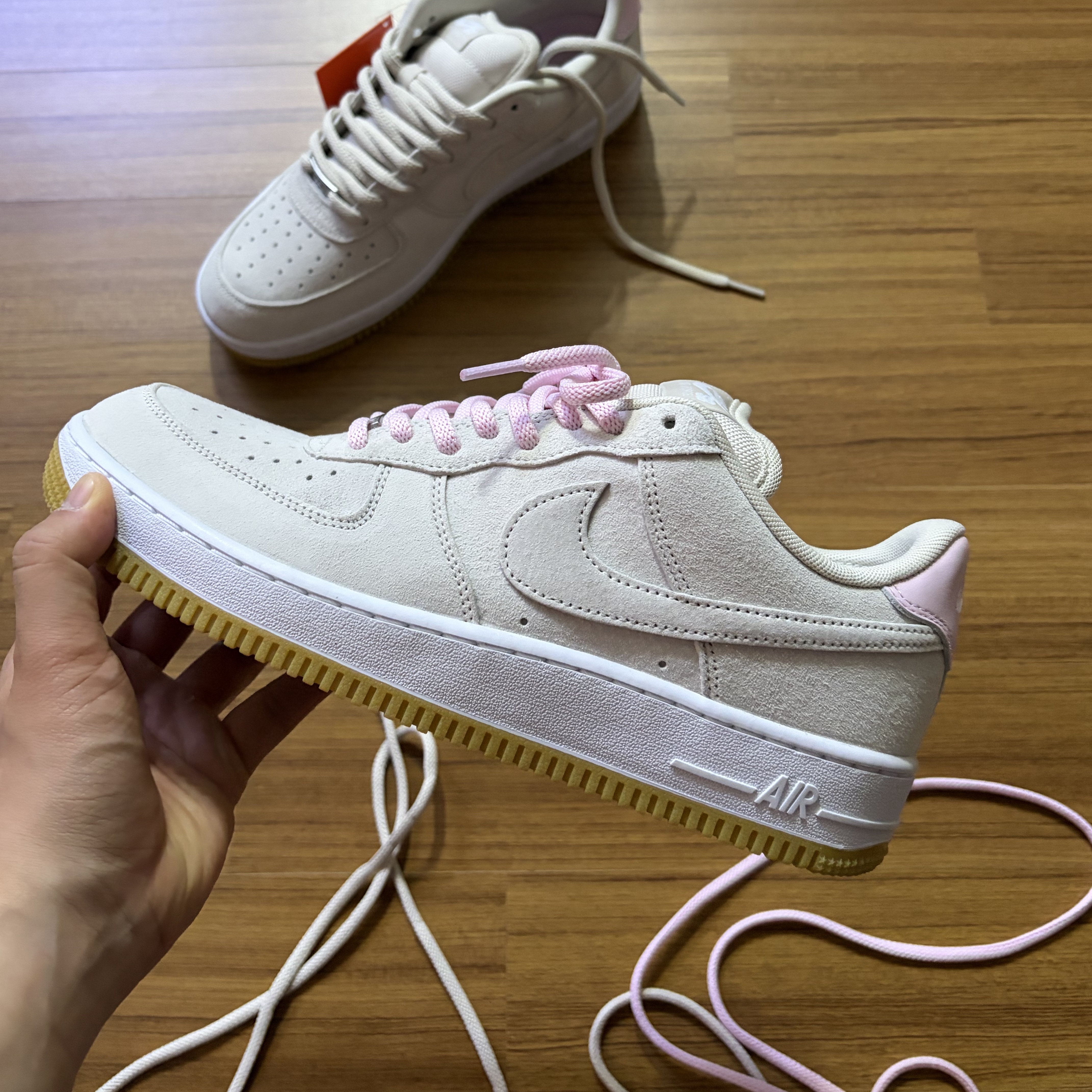 Nike SB Air Force 1 Low Light Orewood Brown and Pink Foam 착용 스타일 - 3