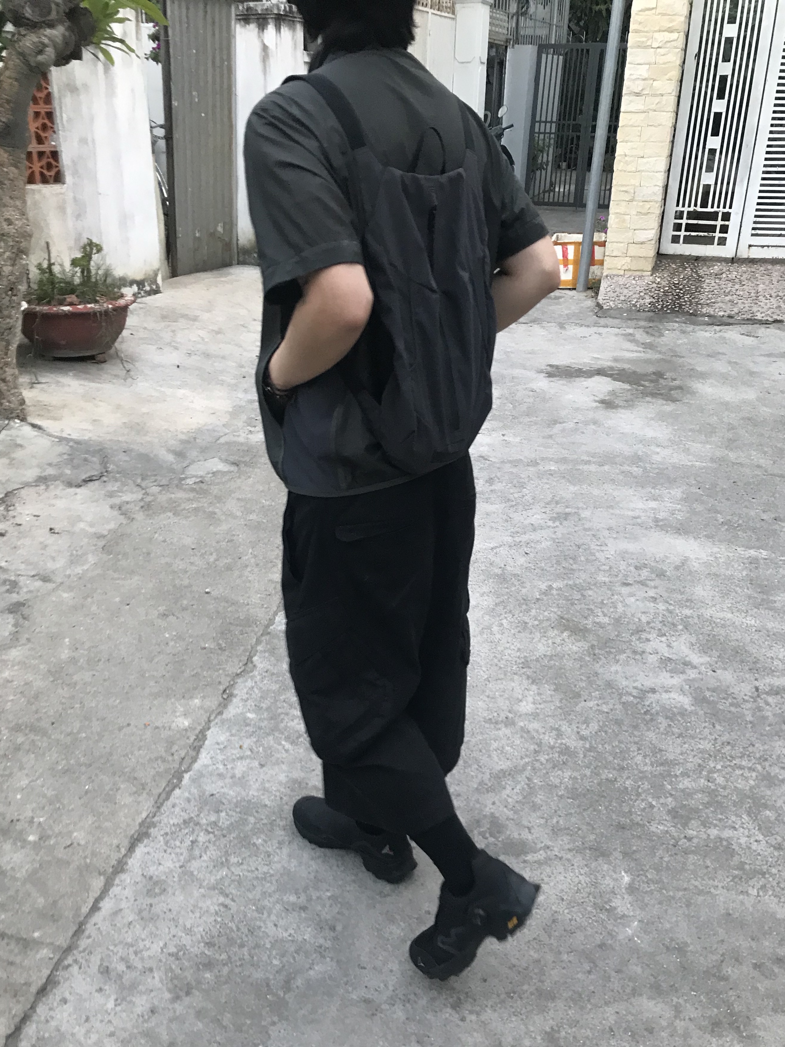 Sansan Gear Capri Pants Black_26SS, Sansan Gear Carapace Backpack Charcoal 착용 스타일