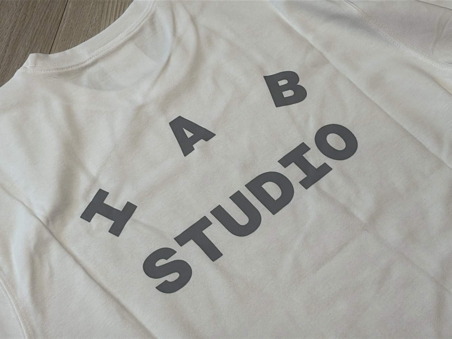 IAB Studio T-Shirt White Gray 착용 스타일