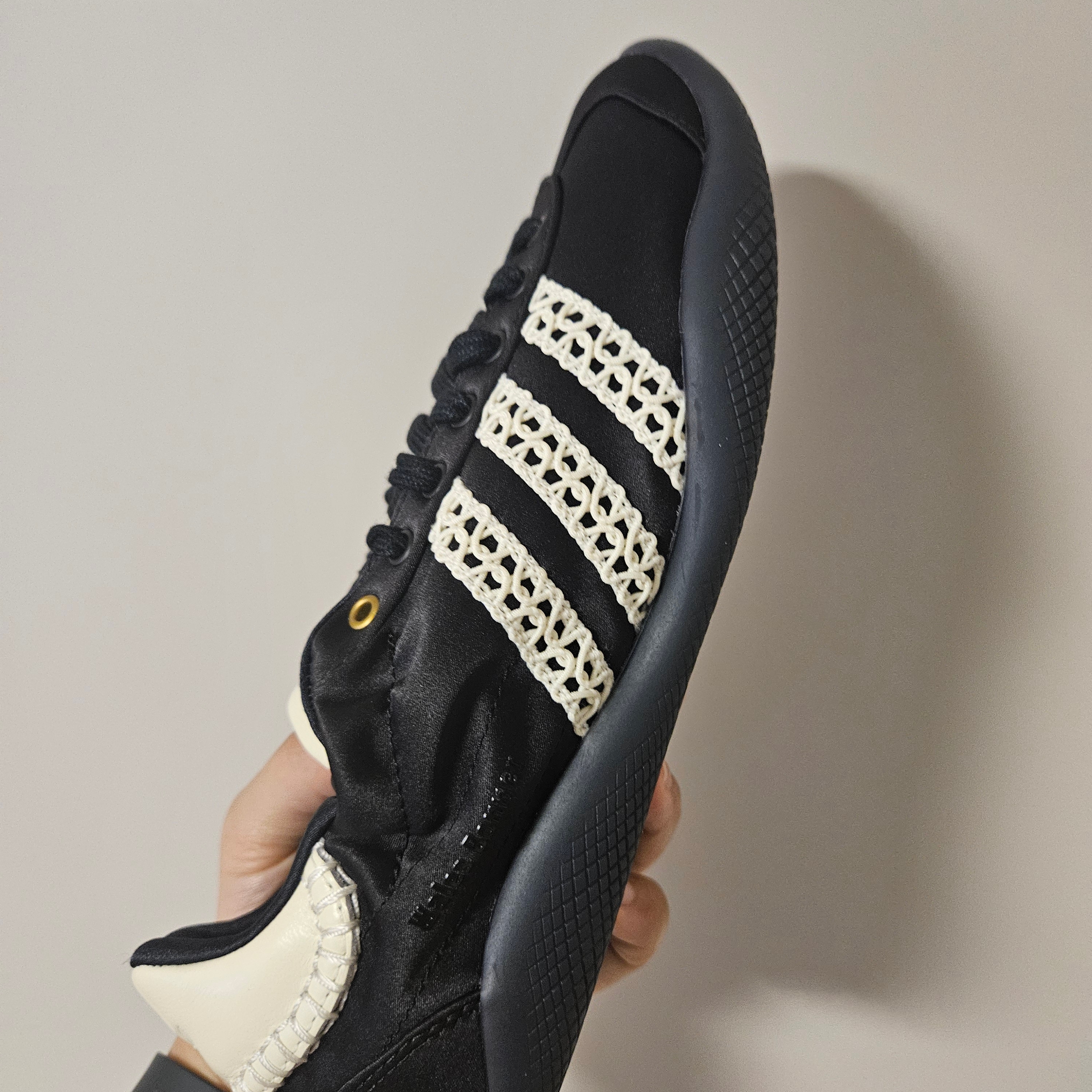 Adidas x Wales Bonner Karintha Satin Core Black Dark Brown 착용 스타일