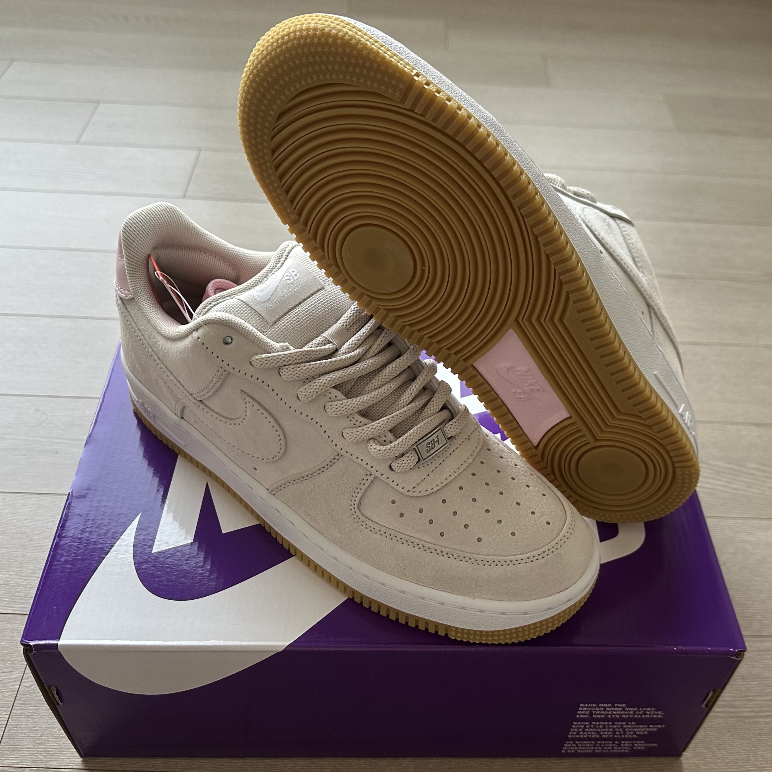Nike SB Air Force 1 Low Light Orewood Brown and Pink Foam 착용 스타일