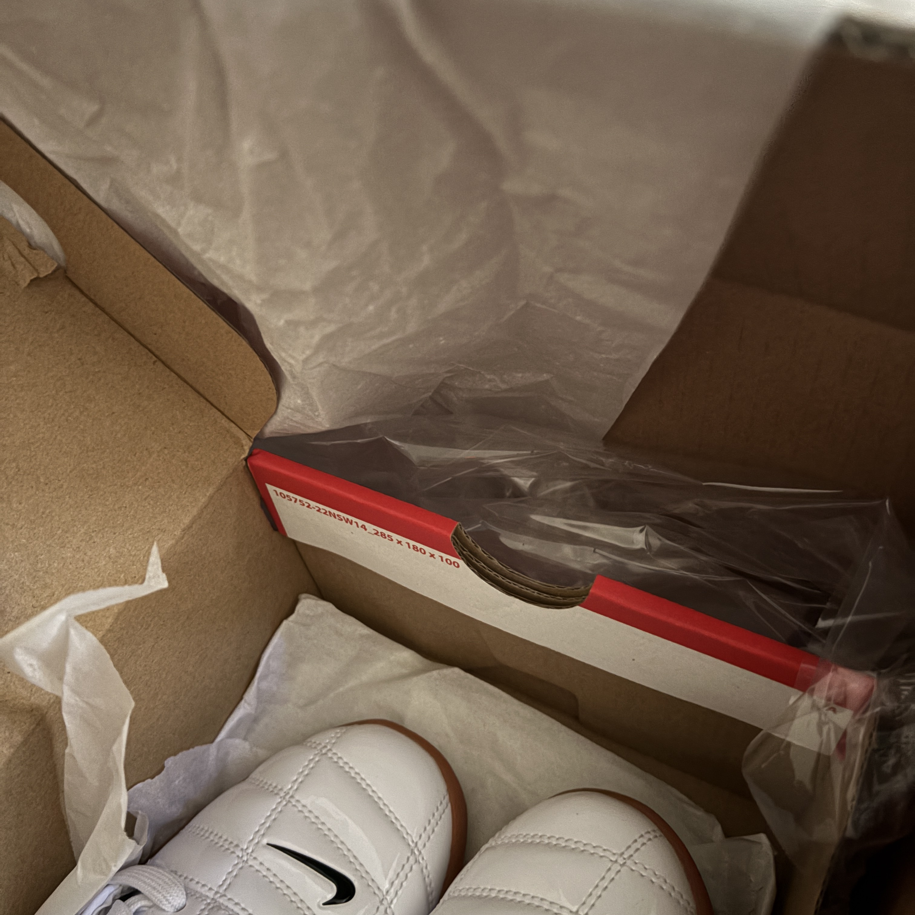 (W) Nike Total 90 White Metallic 착용 스타일