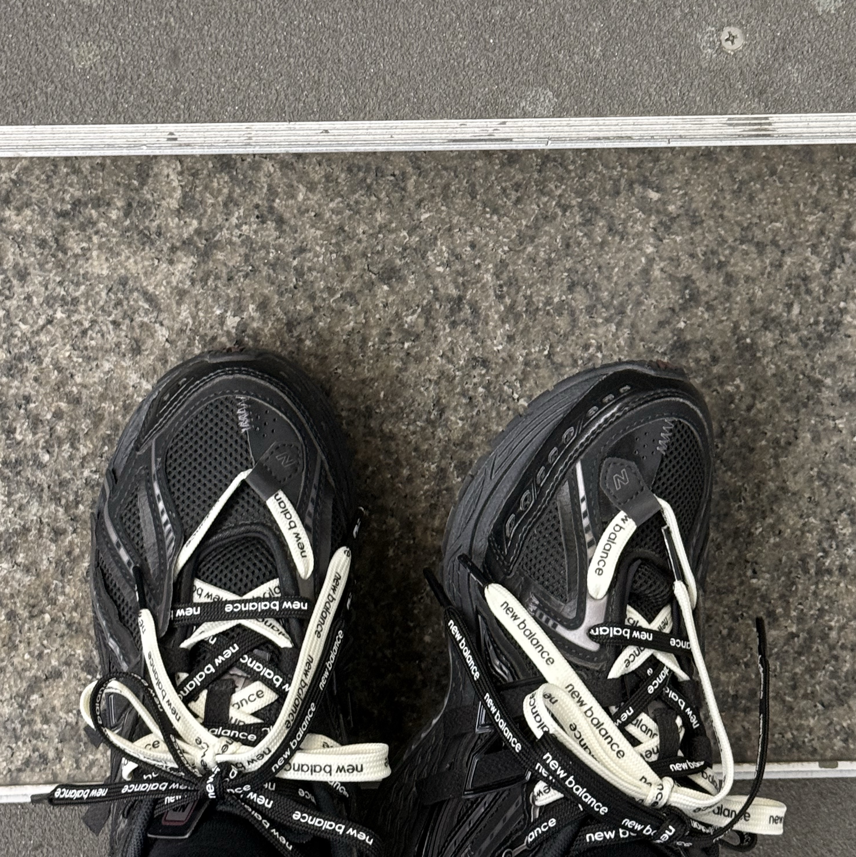 New Balance 1906A Black 착용 스타일