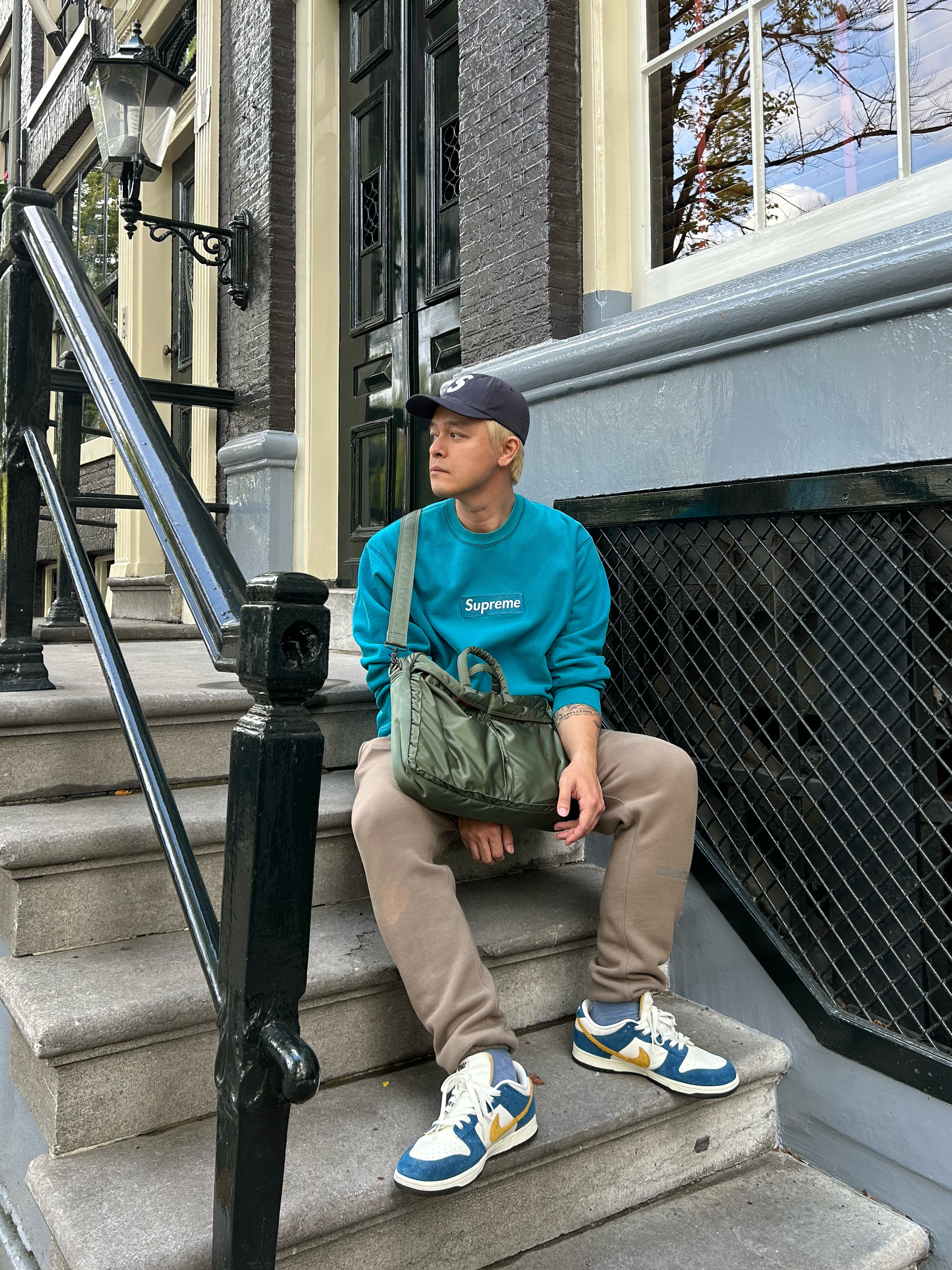 Supreme Ventile S Logo 6-Panel Navy - 21FW, Essentials Sweatpants Taupe - 20FW 착용 스타일 - 3