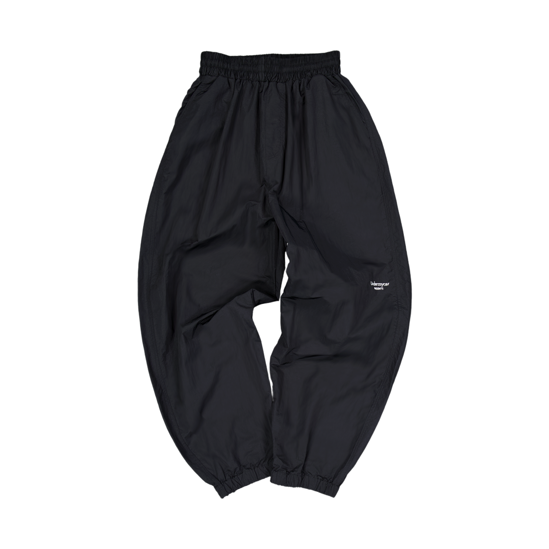 언더마이카 무.178 클래식 로고 배기 나일론 조거 블랙