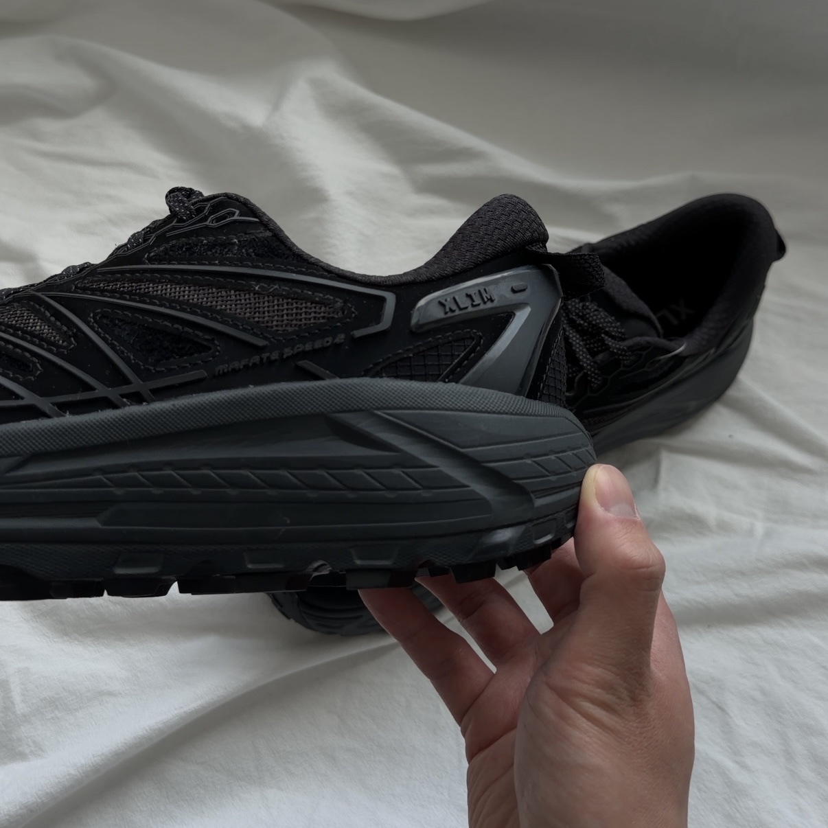 Hoka x Xlim Mafate Speed 2 TS Black Charcoal 착용 스타일 - 4
