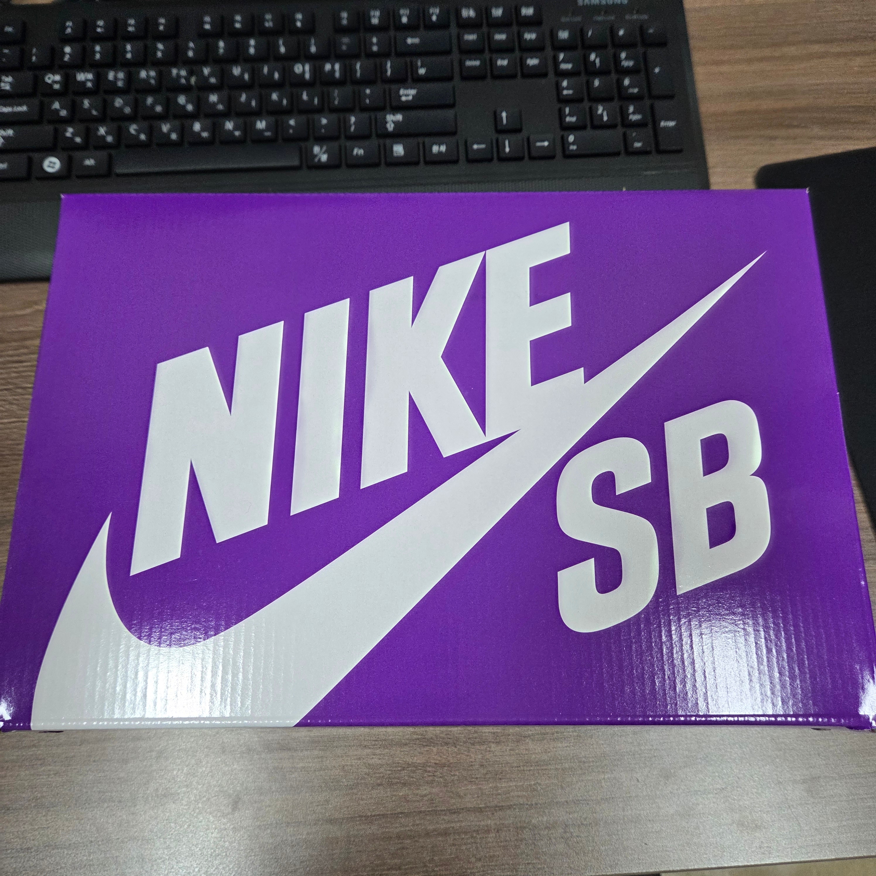 Nike SB Air Force 1 Low Light Orewood Brown and Pink Foam 착용 스타일 - 5