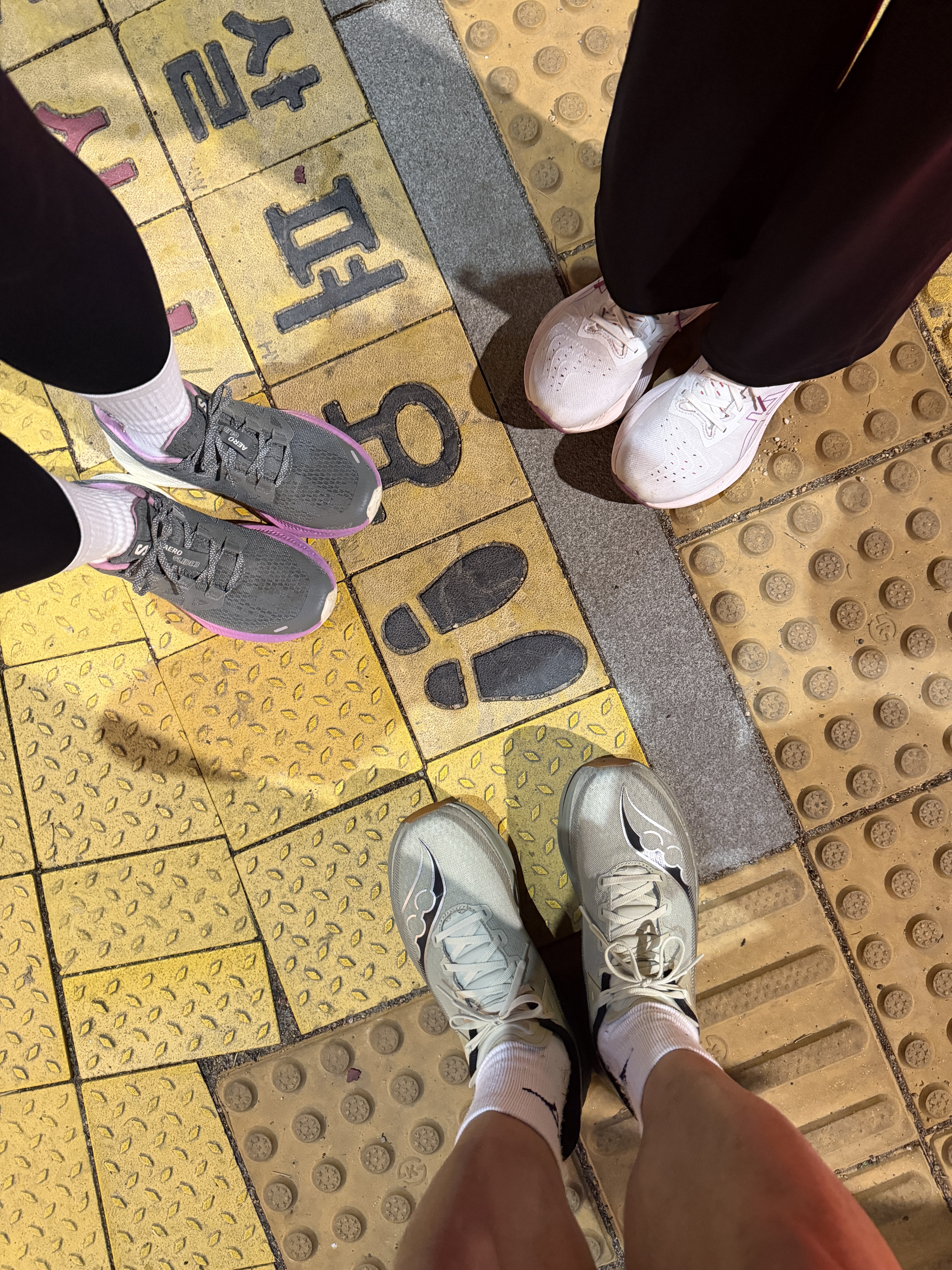 Saucony Endorphin Azura Sage Laurel 착용 스타일