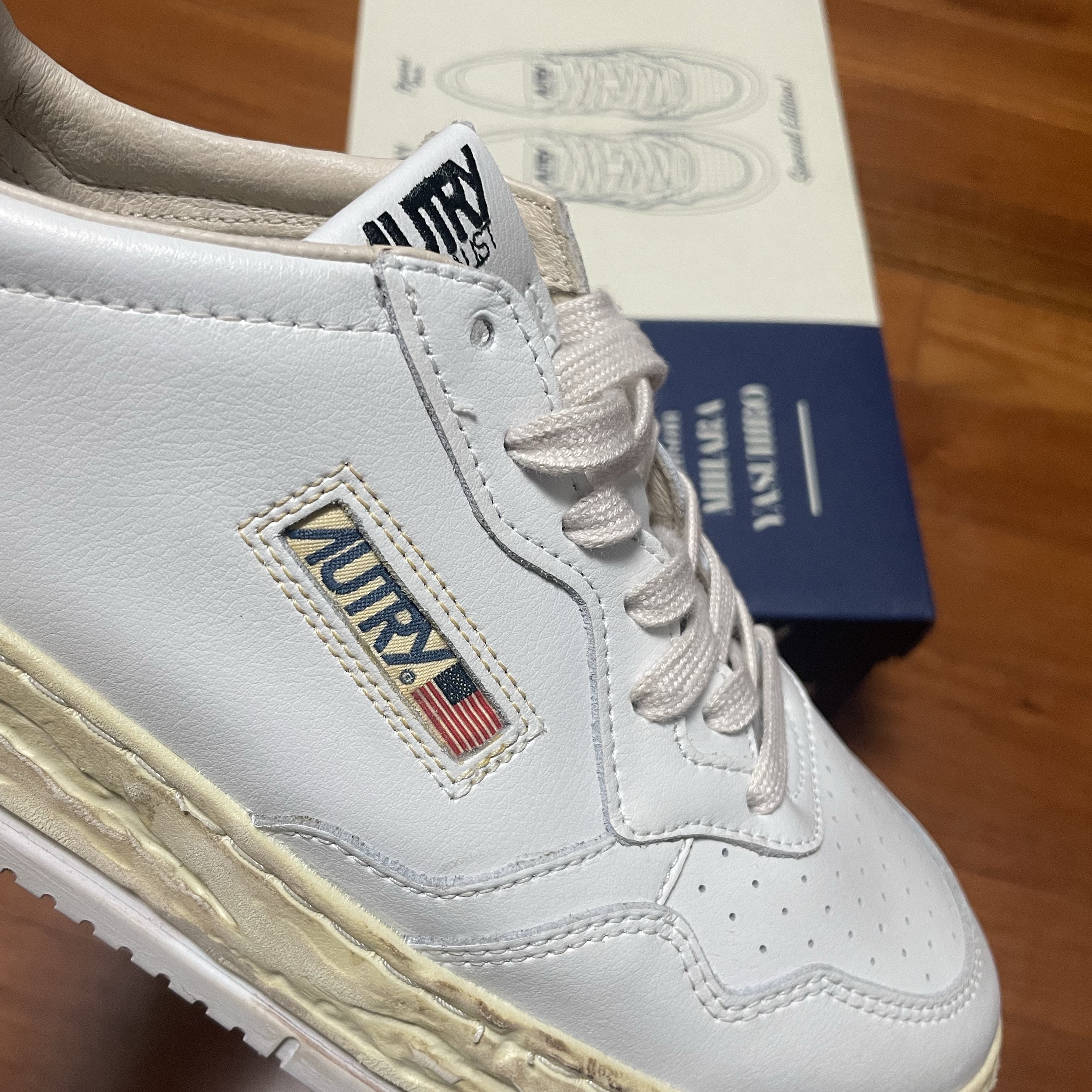 Maison Mihara Yasuhiro x Autry General Scale Medalist Low Super Vintage White 착용 스타일 - 2