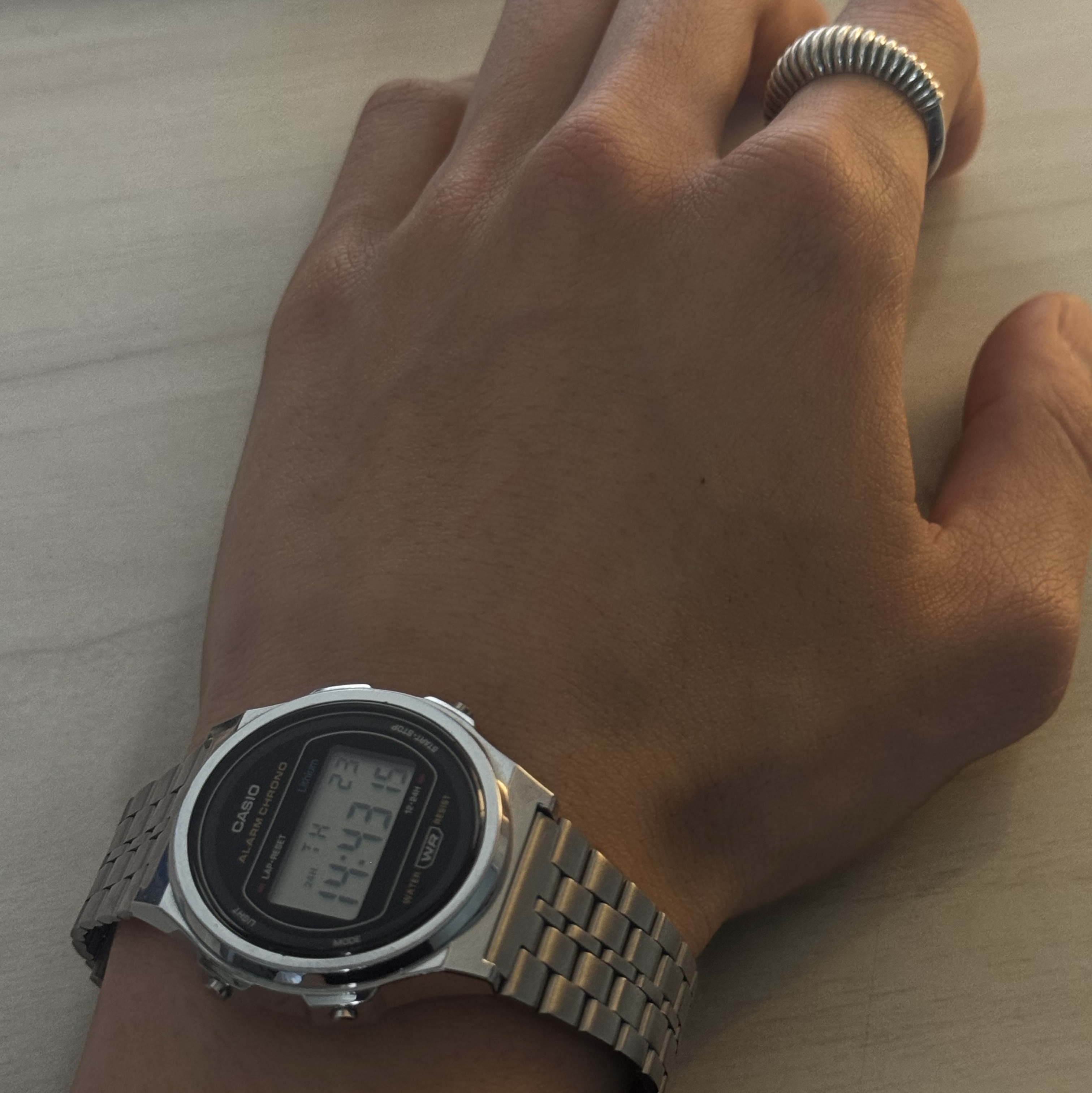 Casio A171WE-1A 착용 스타일