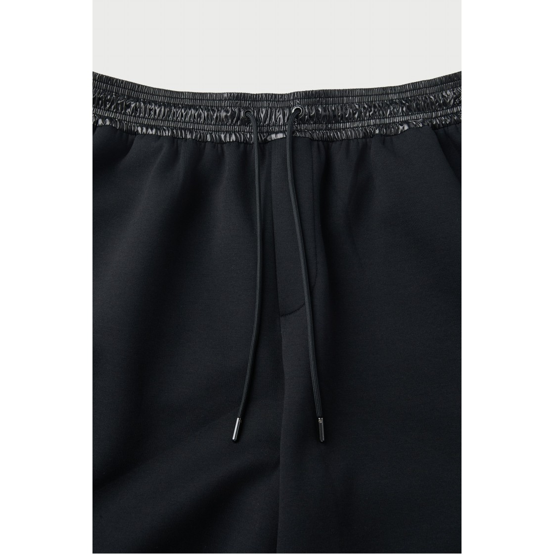 이로 브뤼뫼 밴딩 배색 버뮤다 쇼츠 블랙(Iro Brumeux Banding Contrast Bermuda Shorts Black) - 4