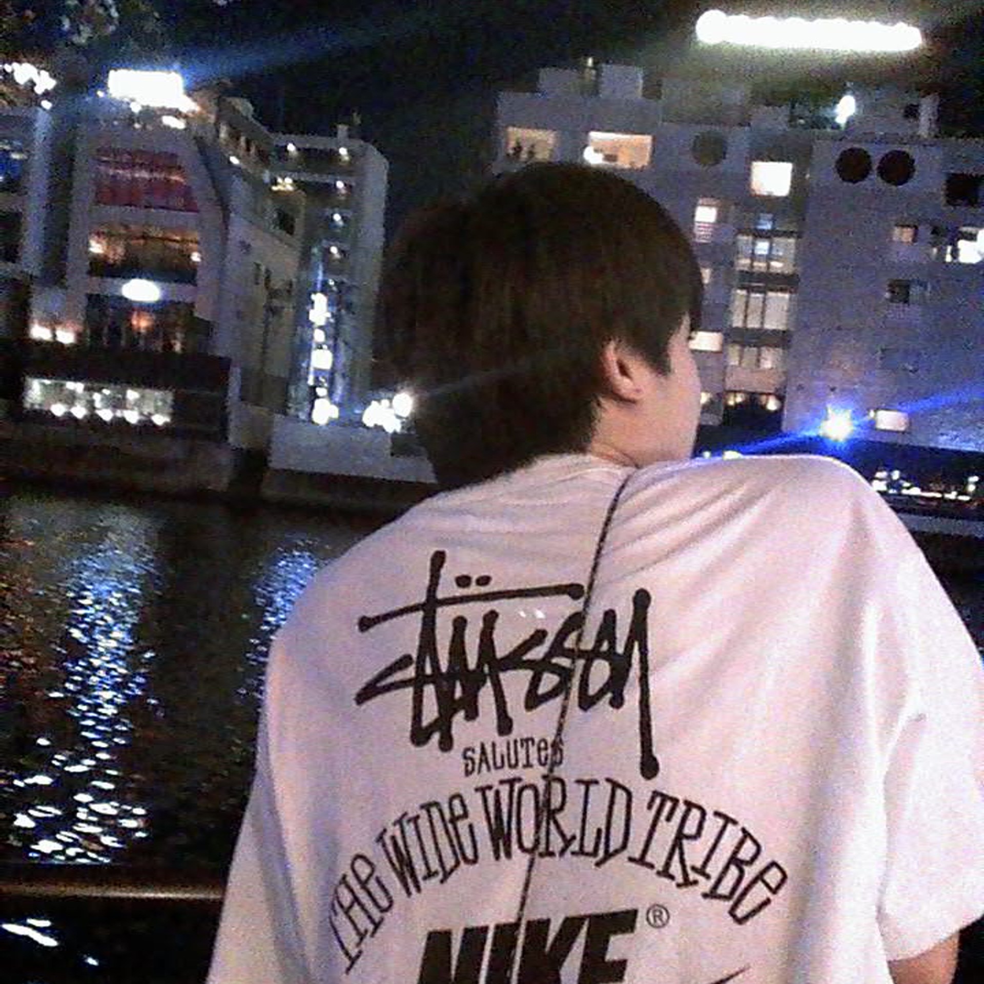 Nike x Stussy T-Shirt White (DV1774-100), Jordan 1 Retro Low OG Medium Olive and Summit White 착용 스타일 - 1