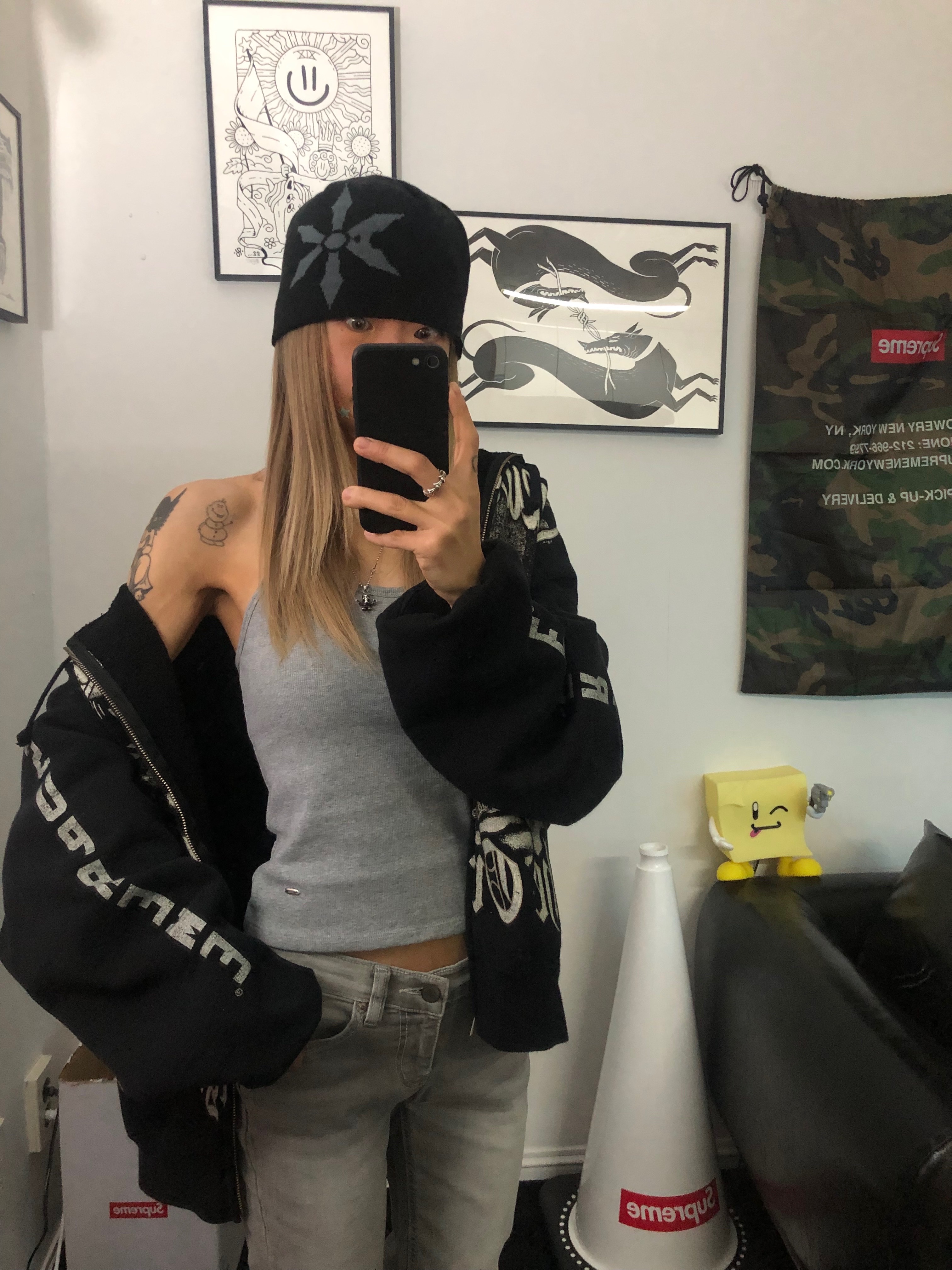 AX CONNECTION Compass Logo Beanie (Lightweight) 착용 스타일 - 2