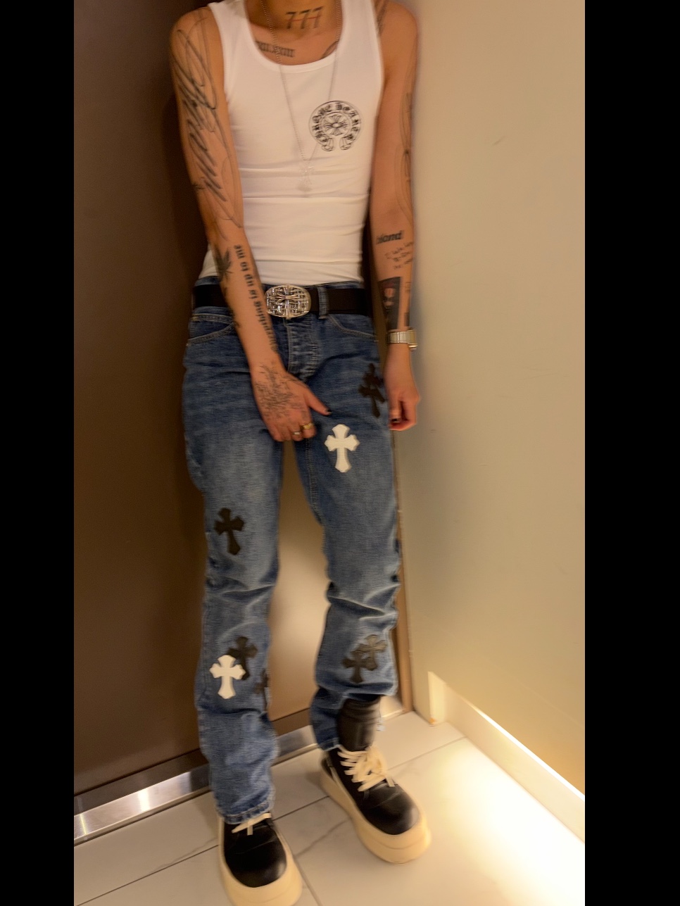Chrome Hearts Horseshoe Fuck You Logo Tank Top White, Chrome Hearts Silichrome CH Cross Pendant Clear 2025 착용 스타일