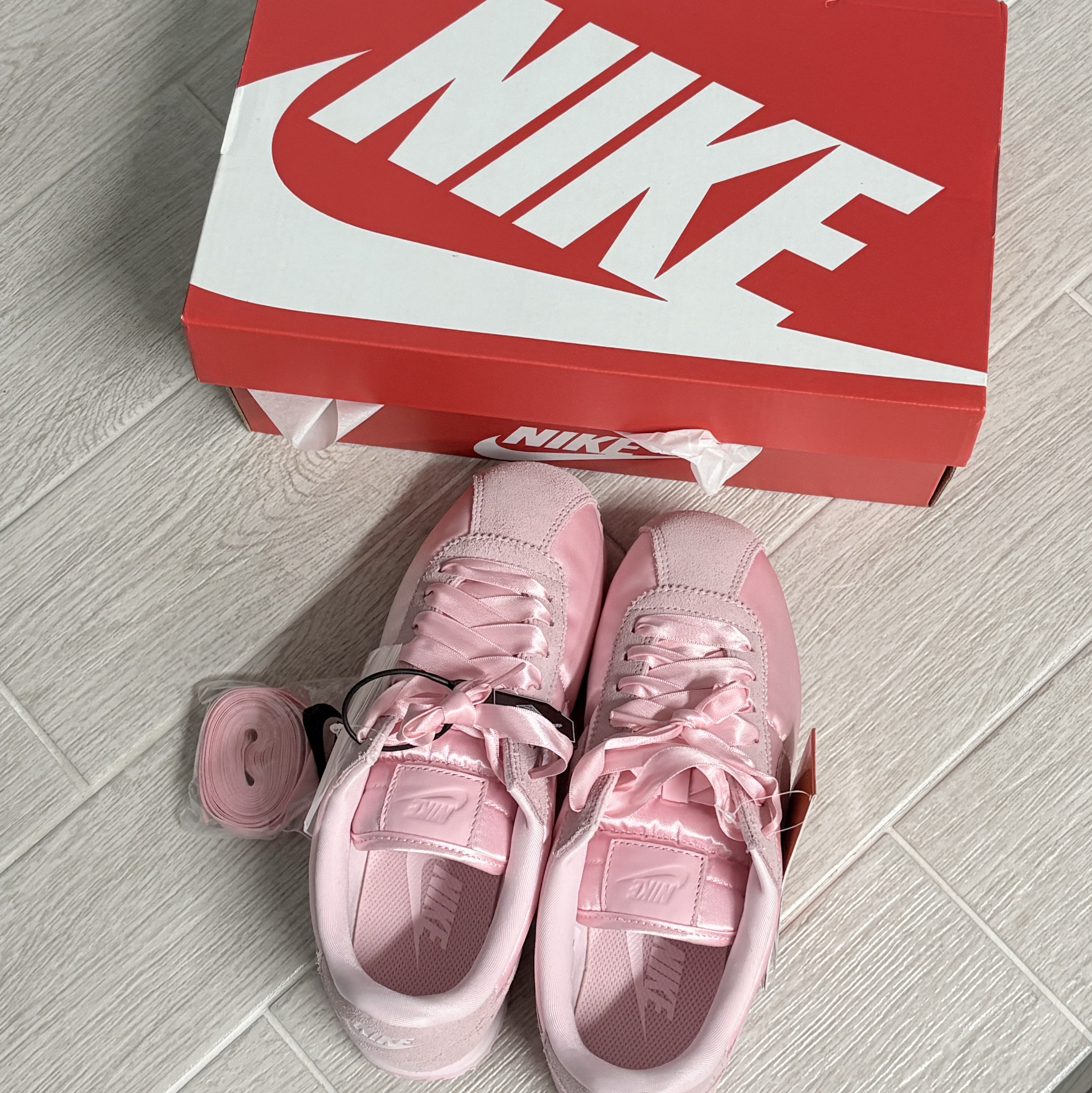 (W) Nike Cortez Textile Pink 착용 스타일 - 1