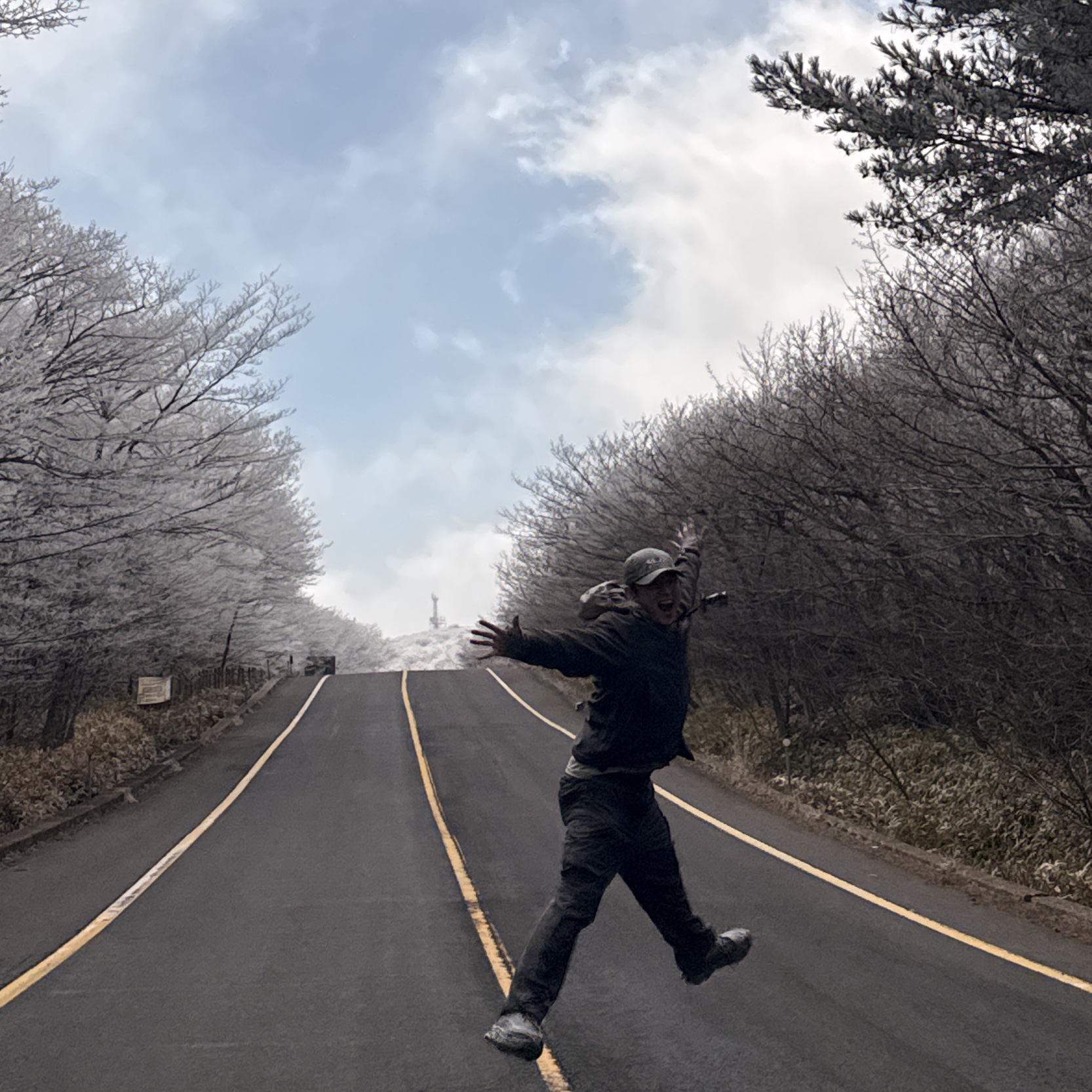 On Running x Post Archive Faction (Paf) Cloudmonster Hyper Phantom Apollo, Salomon Link Ball Cap Cool Charcoal 착용 스타일 - 2