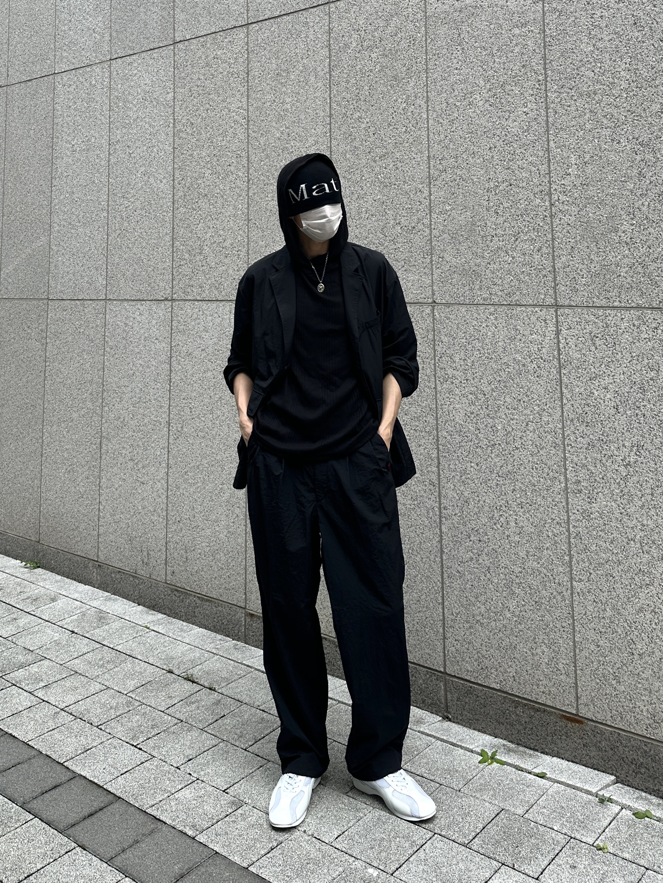 Matin Kim Logo Jacquard Short Beanie Black 착용 스타일 - 3