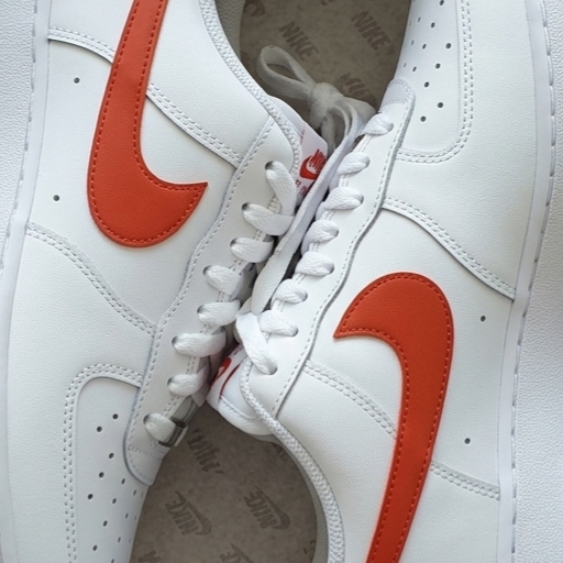 Nike Air Force 1 '07 White Dragon Red 착용 스타일
