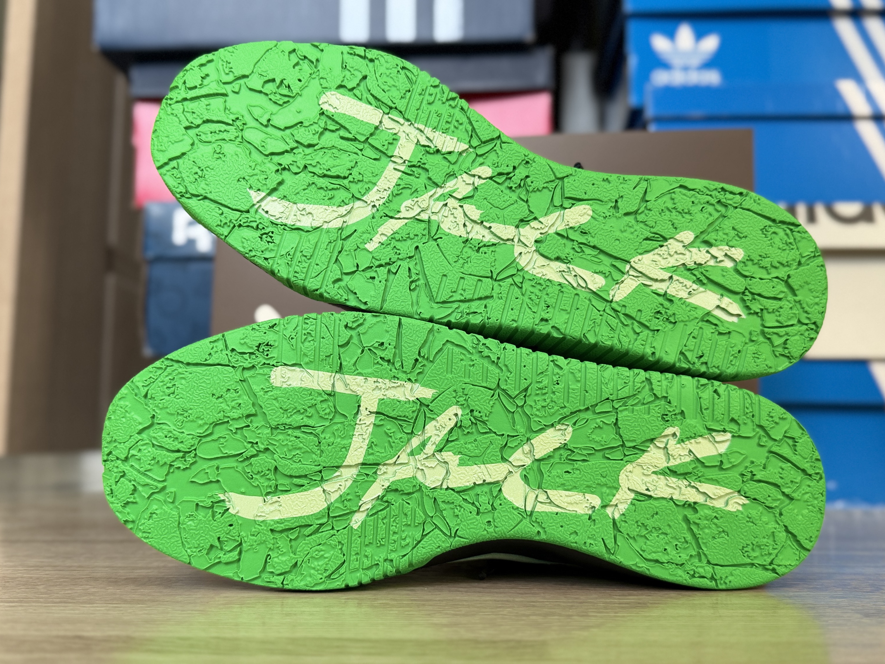 Jordan x Travis Scott Jumpman Jack TR Green Spark Vapor Green 착용 스타일 - 4