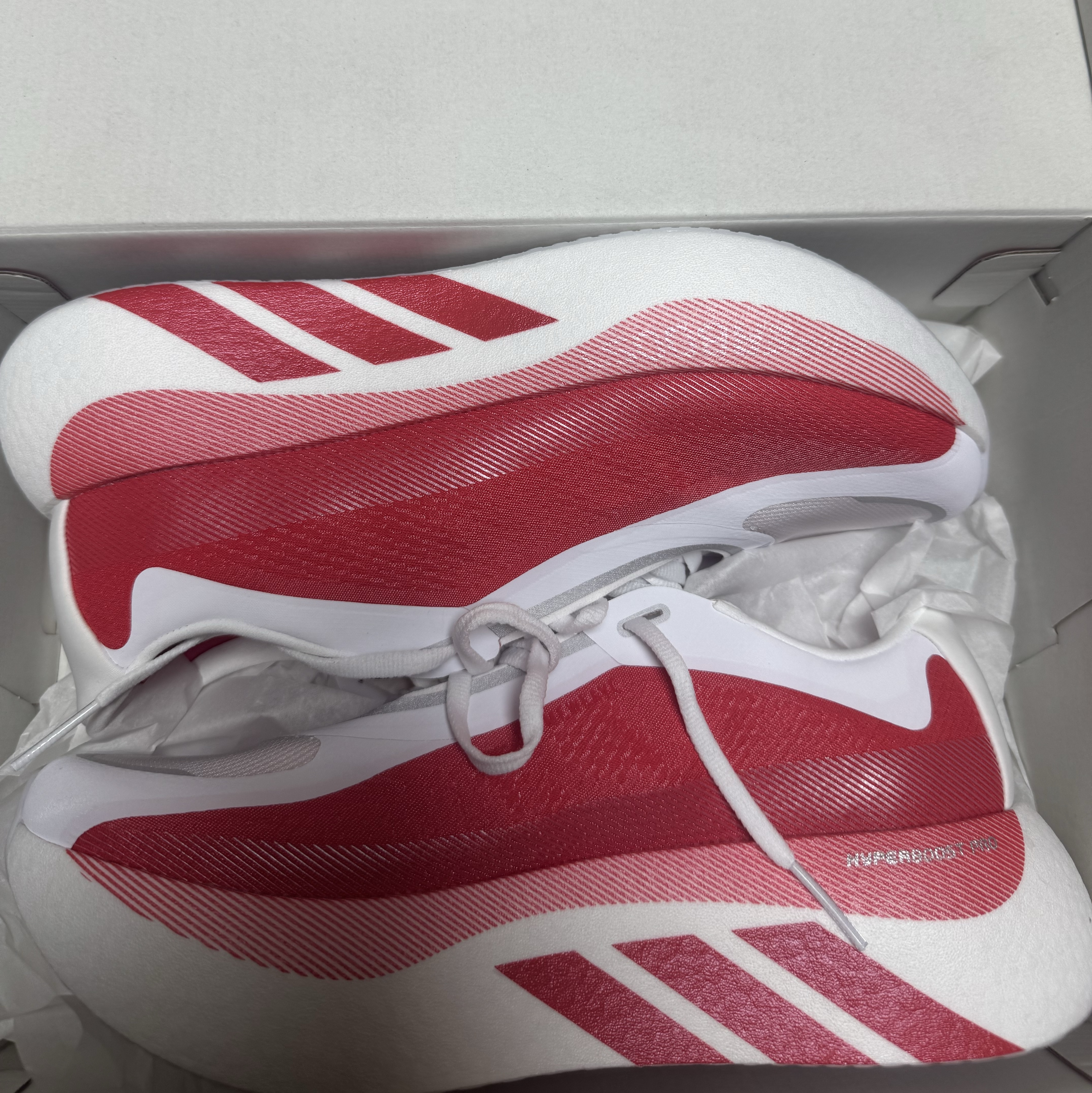Adidas Hyperboost Edge Cloud White Pure Ruby 착용 스타일 - 1