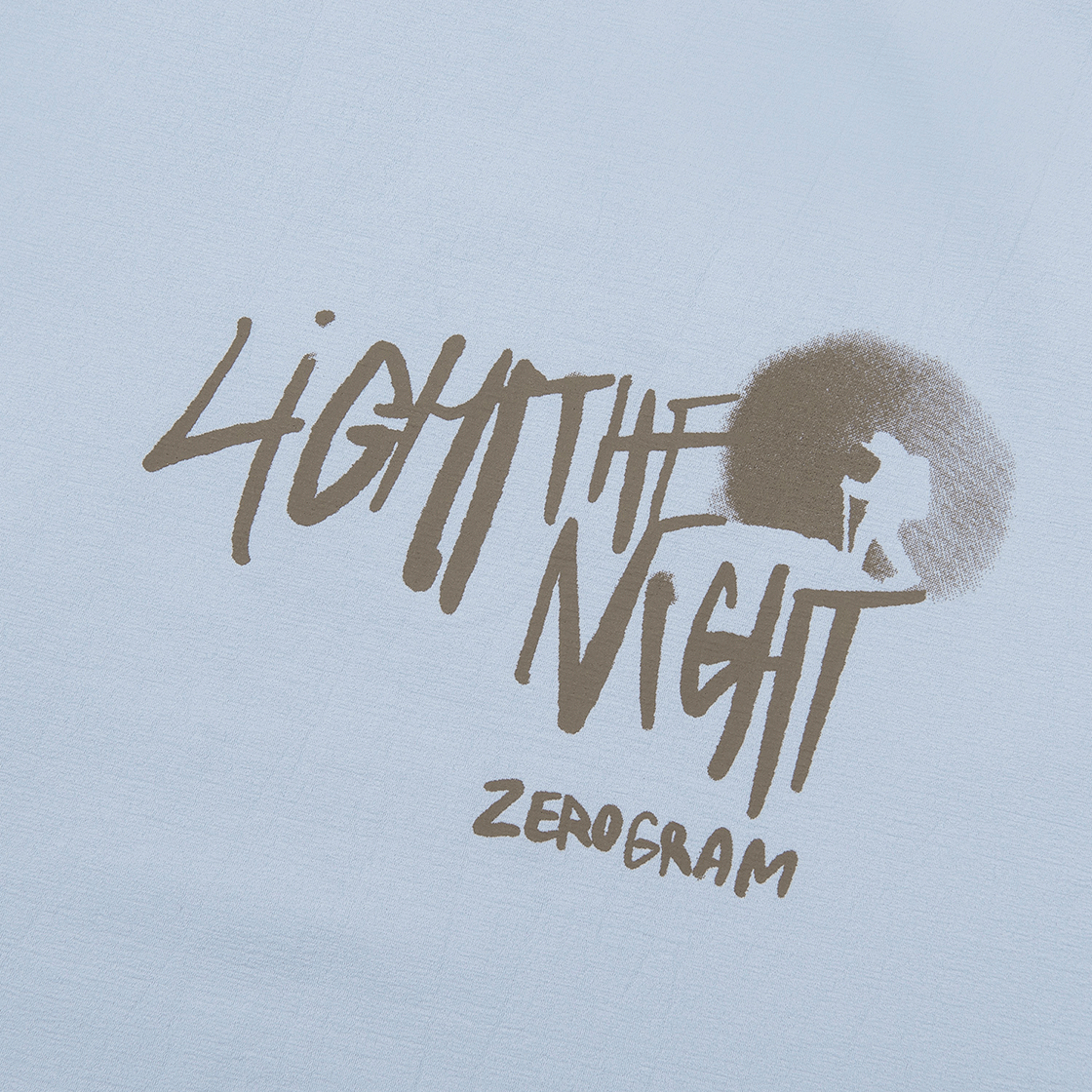 제로그램 LIGHT THE NIGHT Espol 그래픽 반팔 티셔츠(ZEROGRAM Light The Night Espol Graphic SS Light Blue) - 3