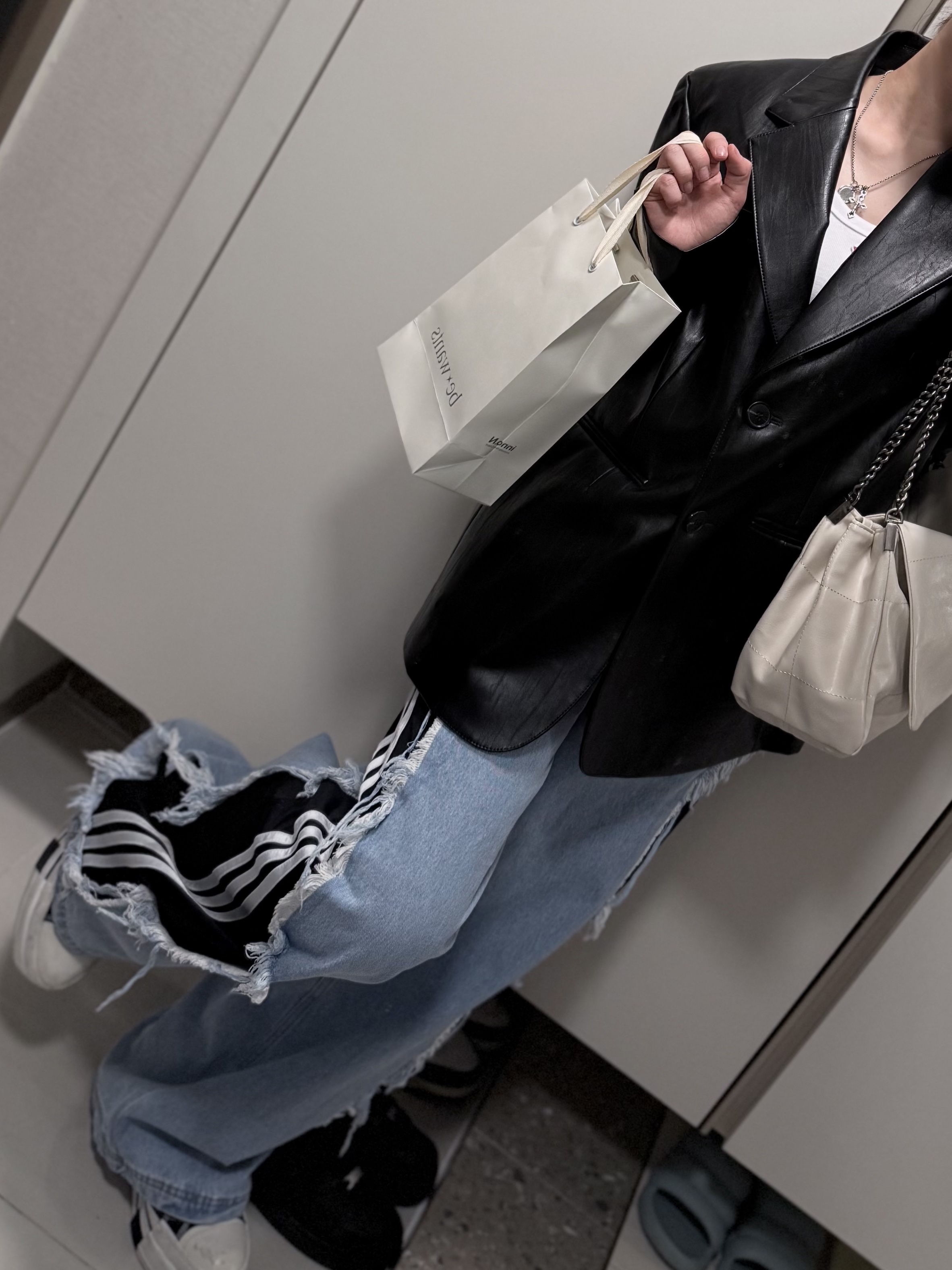 (W) Diesel T-Anky-D Tank Top White, Zara Rock Flap Shoulder Bag Ecru 착용 스타일 - 1