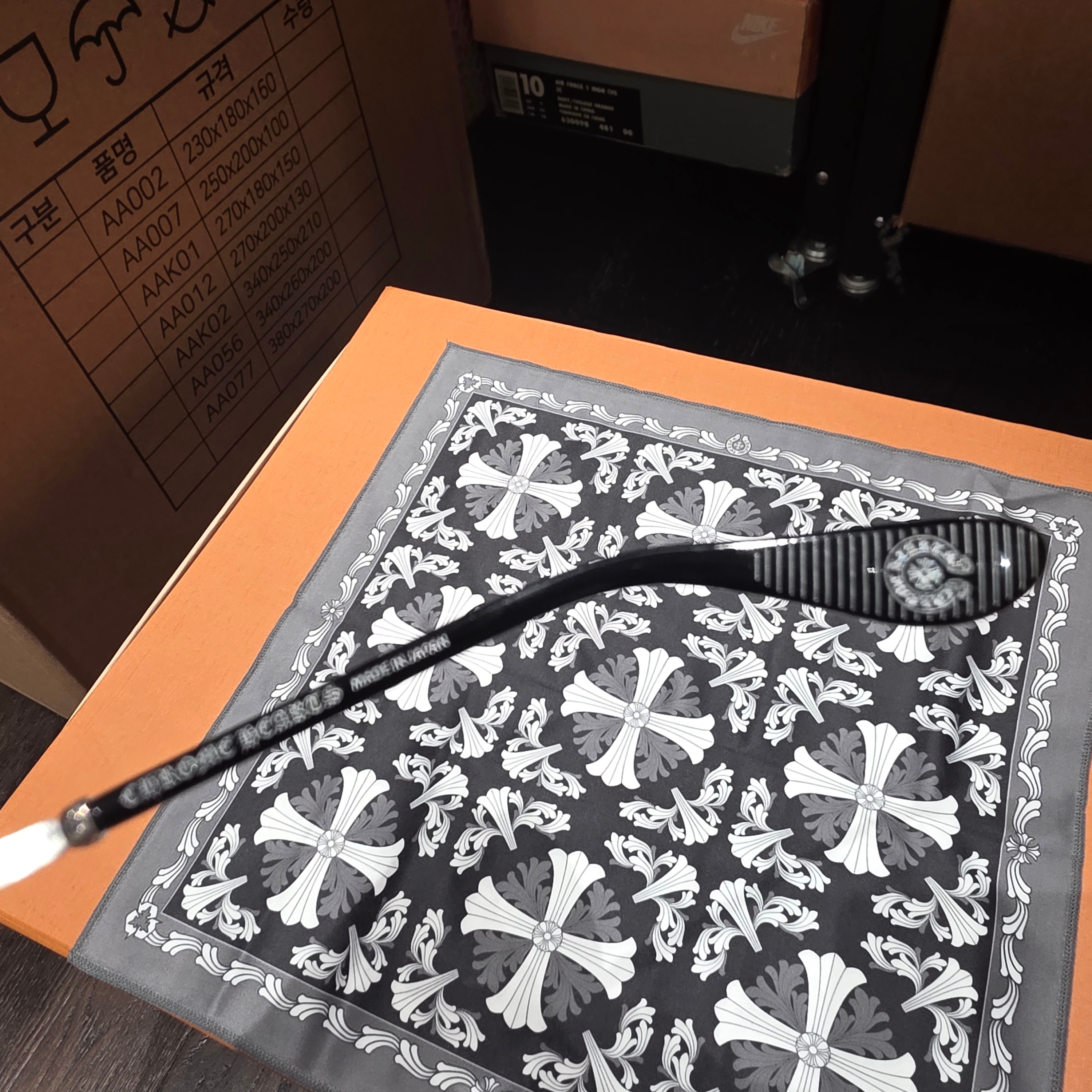Chrome Hearts Bonennoisseur II Black Brushed Silver 착용 스타일 - 4
