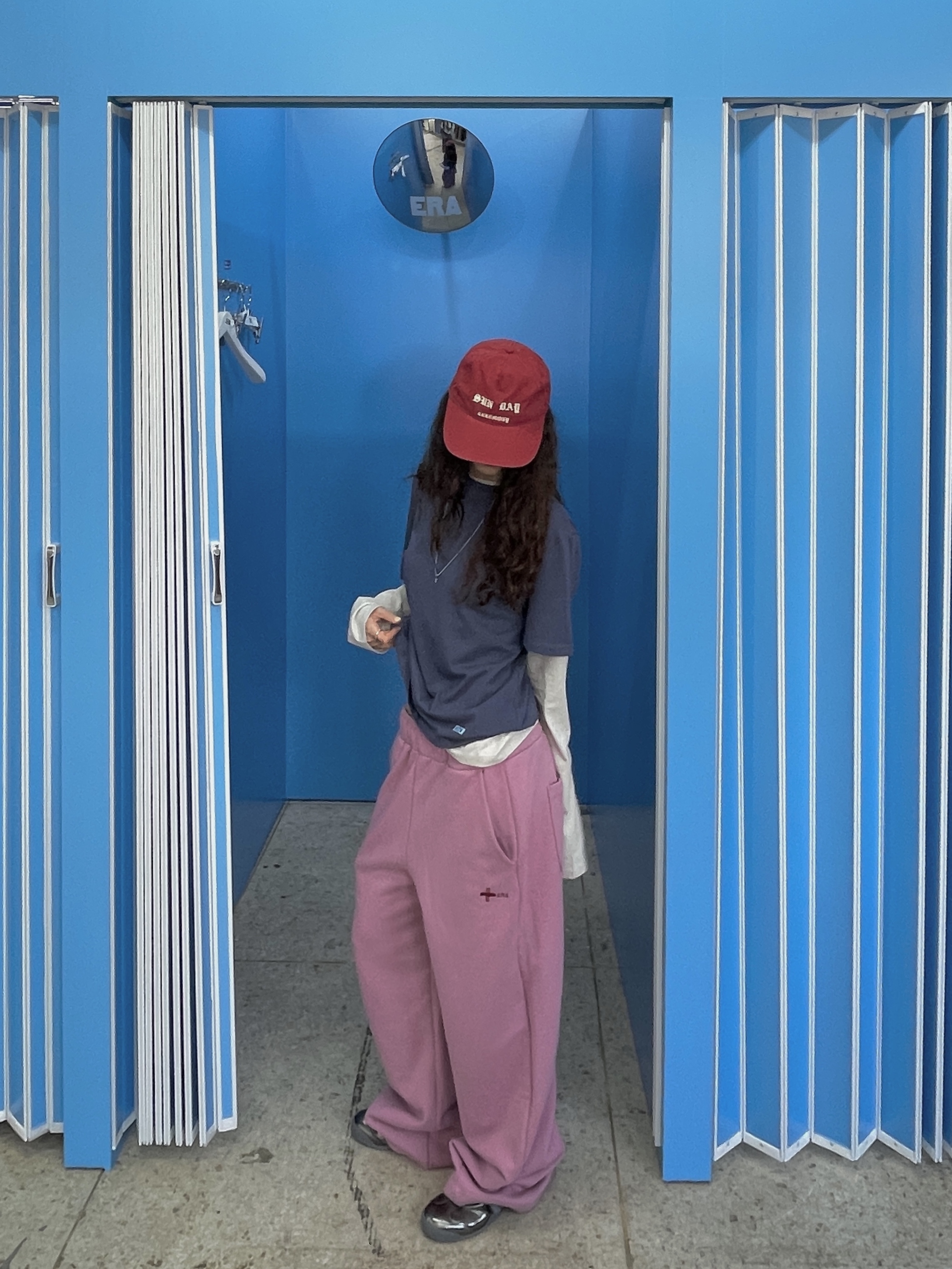 (W) Onitsuka Tiger Mexico 66 TGRS Silver Cream, Sunday Ceremony Vintage Washed 5 Panel Cotton Cap - Red 착용 스타일 - 5