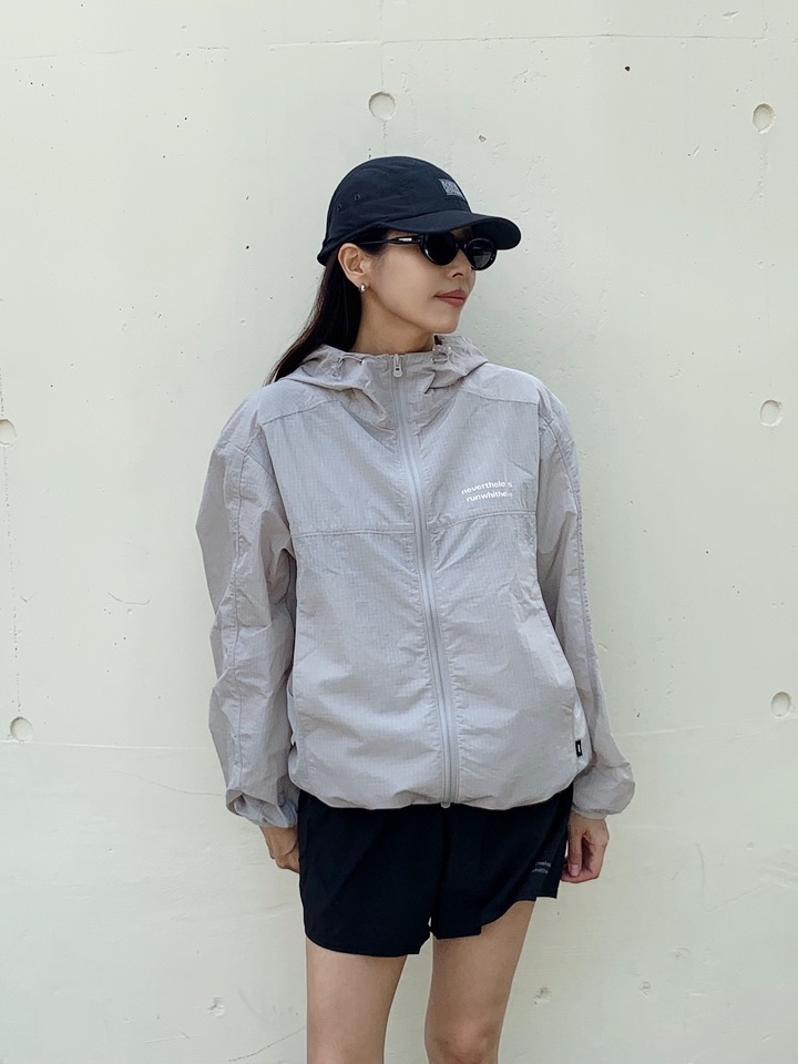 Supreme x Marithe Francois Girbaud Sport Camp Cap Black - 25SS, [KREAM 단독] runwhither Windbreaker Jacket V2 Gray 착용 스타일 - 2