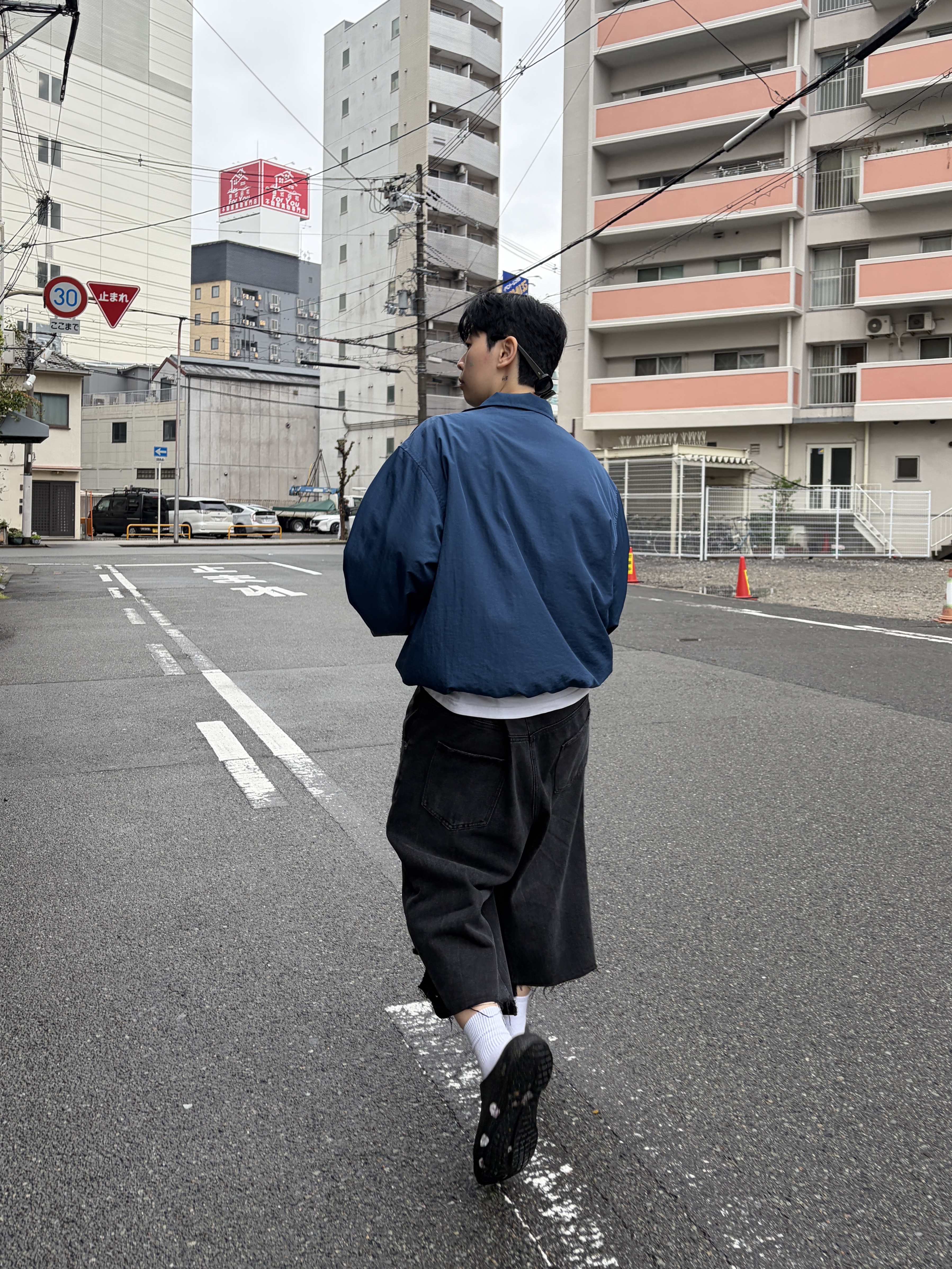 Oofos x Takahiromiyashita The Soloist Last Night I Dreamed That Somebody Loved Me The Sound of The Soloist Clog Black 착용 스타일 - 2
