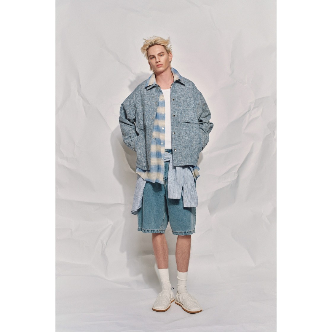 이로 피쥬리 데님 펀칭 버뮤다 밴딩 쇼츠 라이트 블루(Iro Pzuree Denim Punching Bermuda Banding Shorts Light Blue) - 2