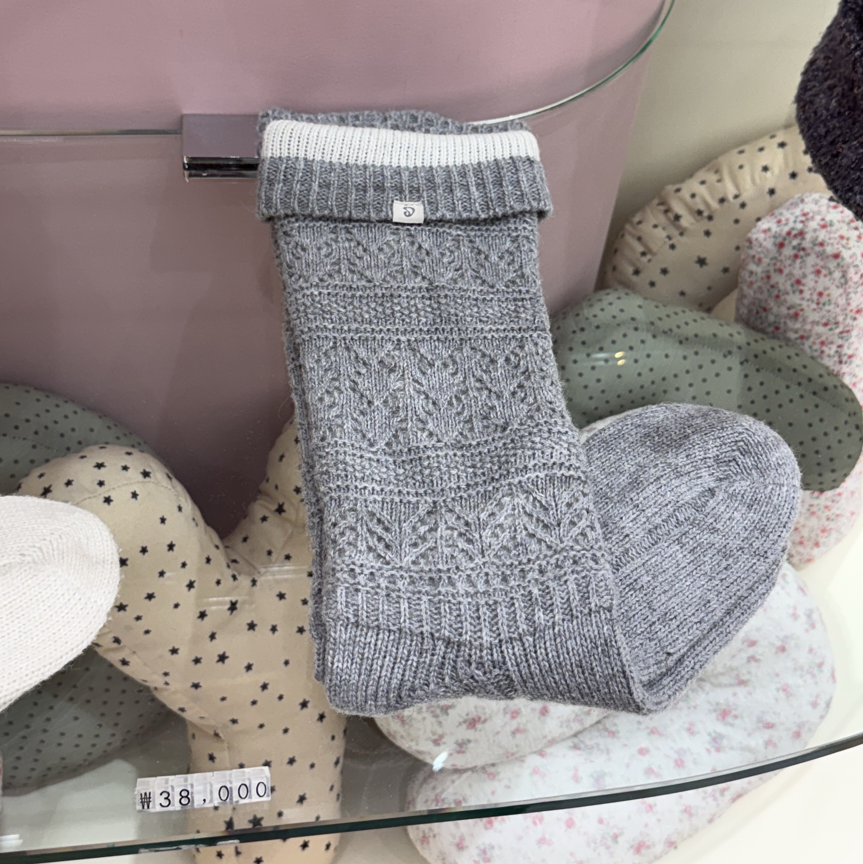 COYSEIO Mori Knee Socks Charcoal 착용 스타일