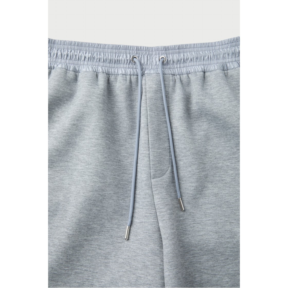 이로 브뤼뫼 밴딩 배색 버뮤다 쇼츠 그레이(Iro Brumeux Banding Contrast Bermuda Shorts Gray) - 4