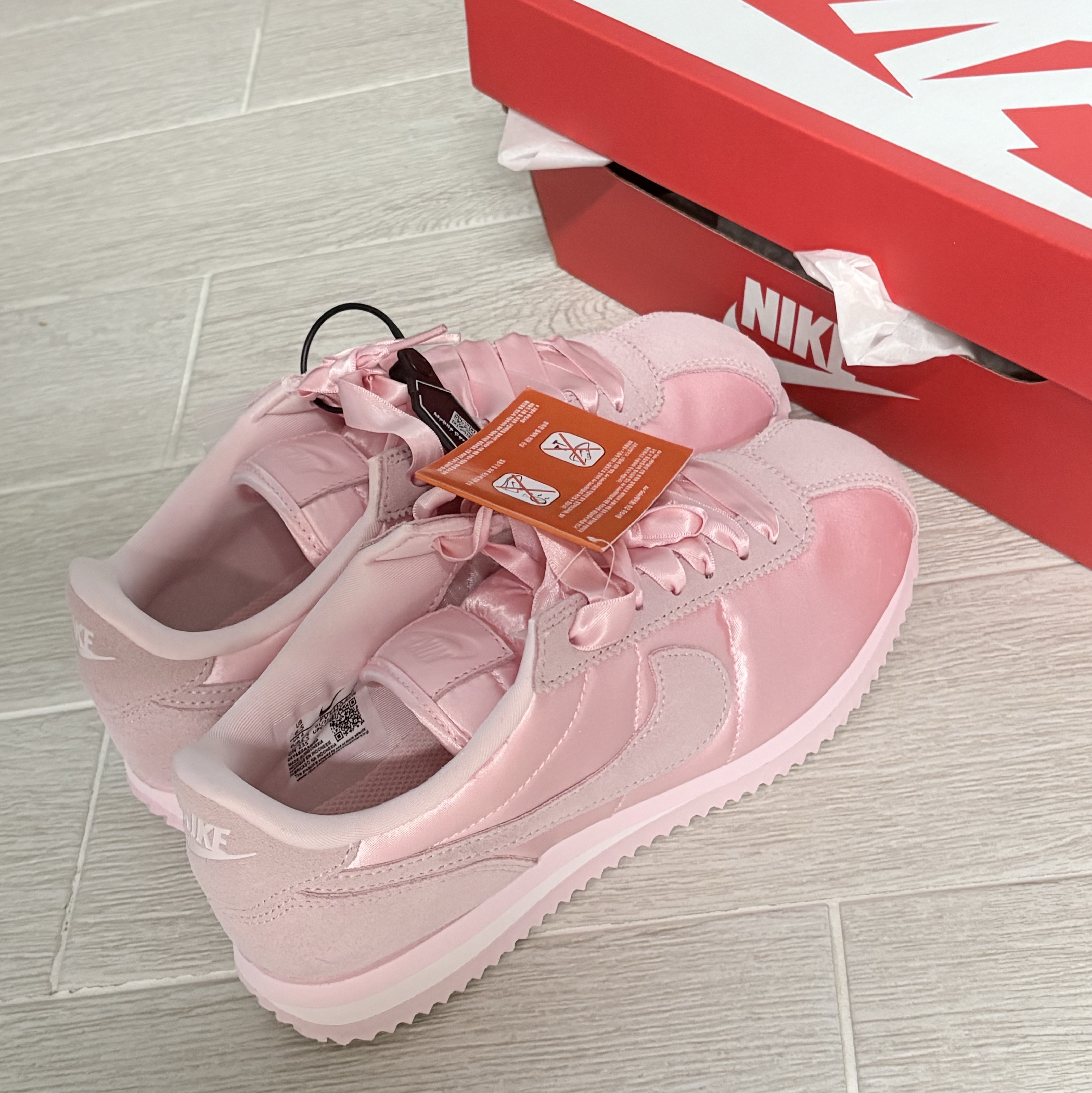 (W) Nike Cortez Textile Pink 착용 스타일 - 2