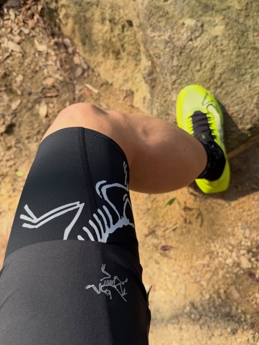 Arc'teryx Sylan 2 Mantis Mantis, Arc'teryx Norvan Half Tights Black 착용 스타일 - 1