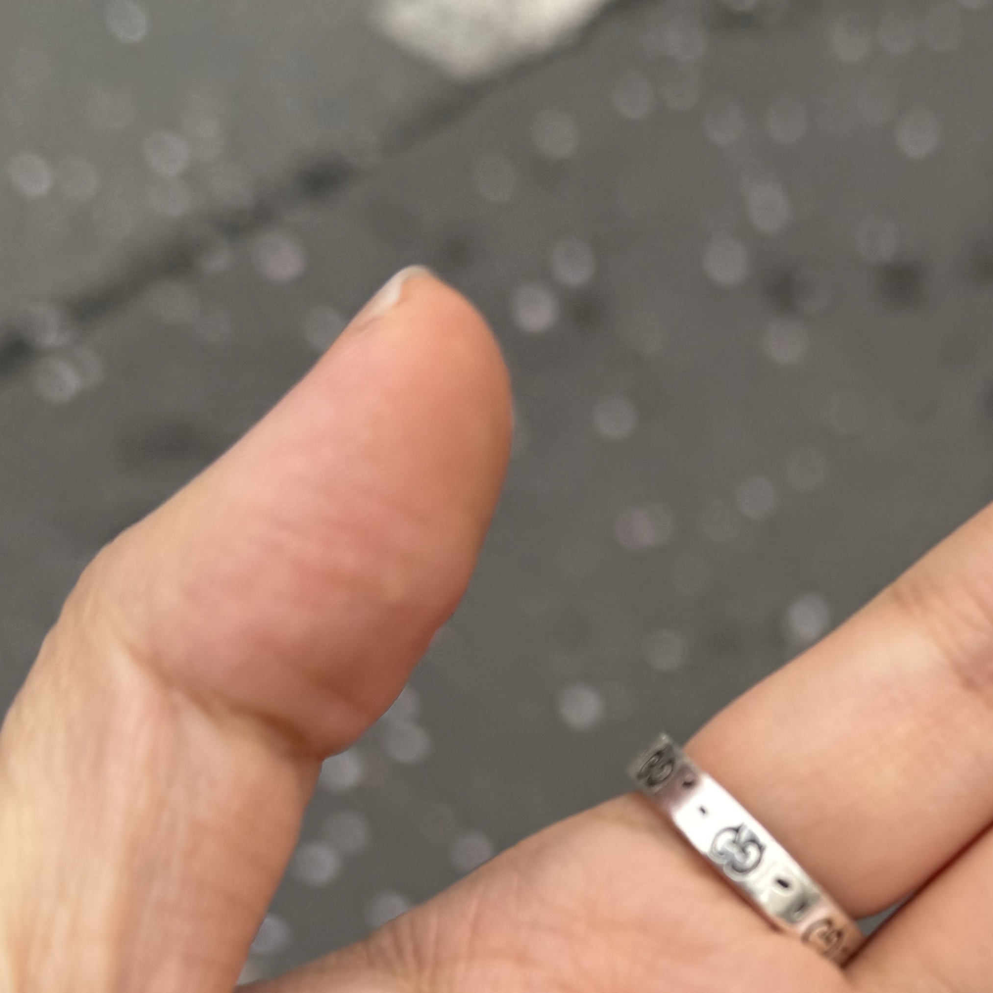 Gucci Ghost Ring Silver 3.8mm 착용 스타일