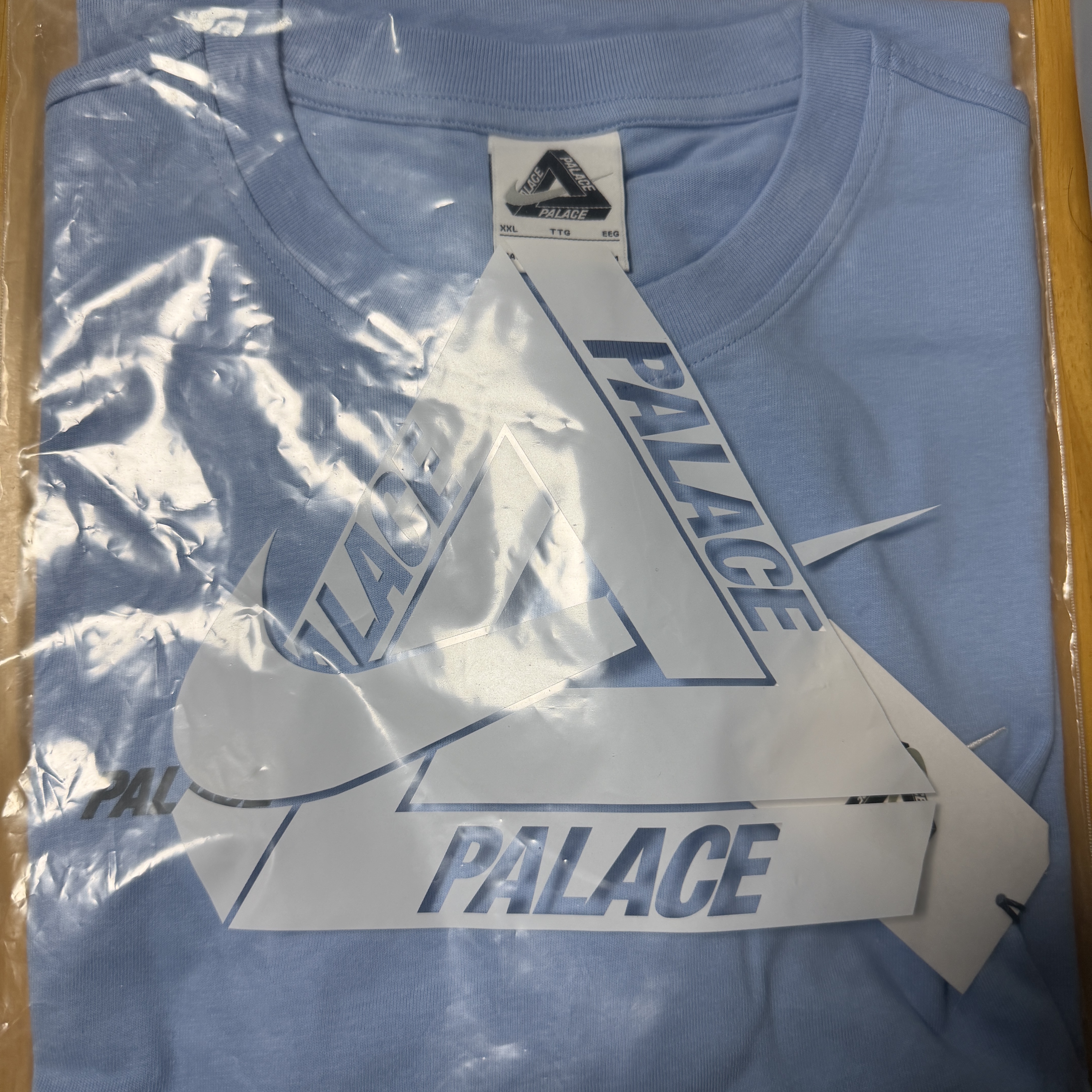 Palace x Nike Font Swoosh T-Shirt Sky Blue - 26SS 착용 스타일 - 1
