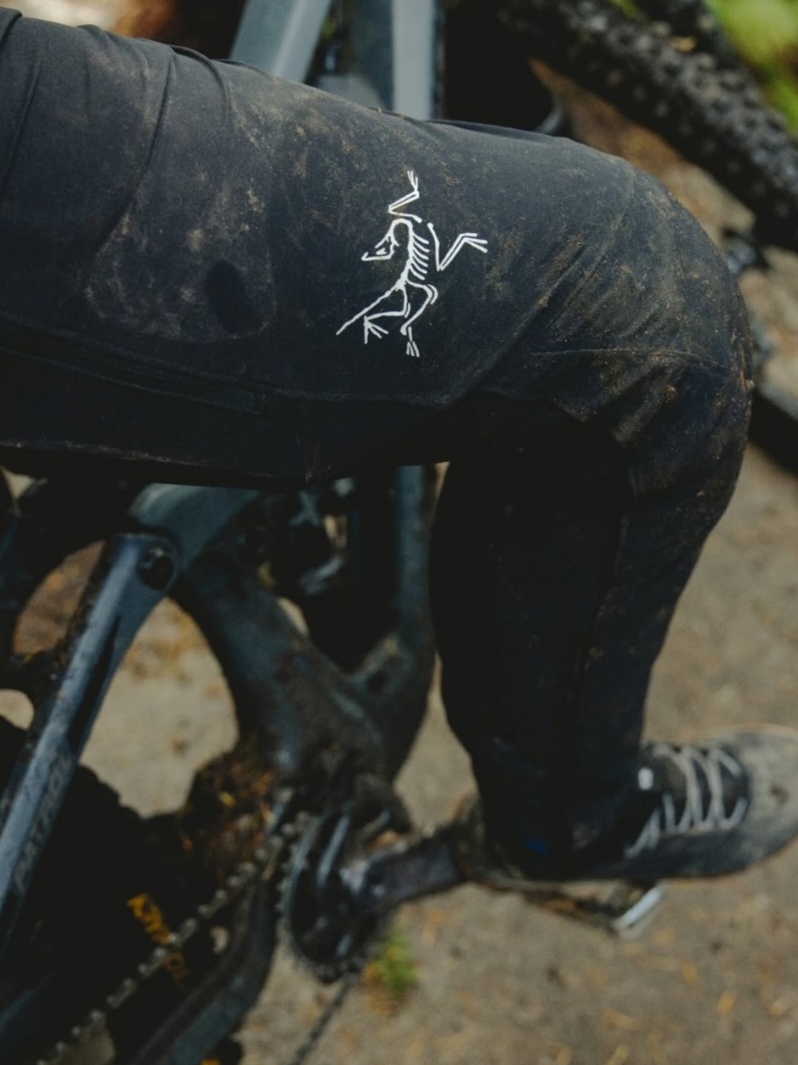 Arc'teryx Rhoam Pants Black, (W) Arc'teryx Rhoam Pants Black 착용 스타일 - 1