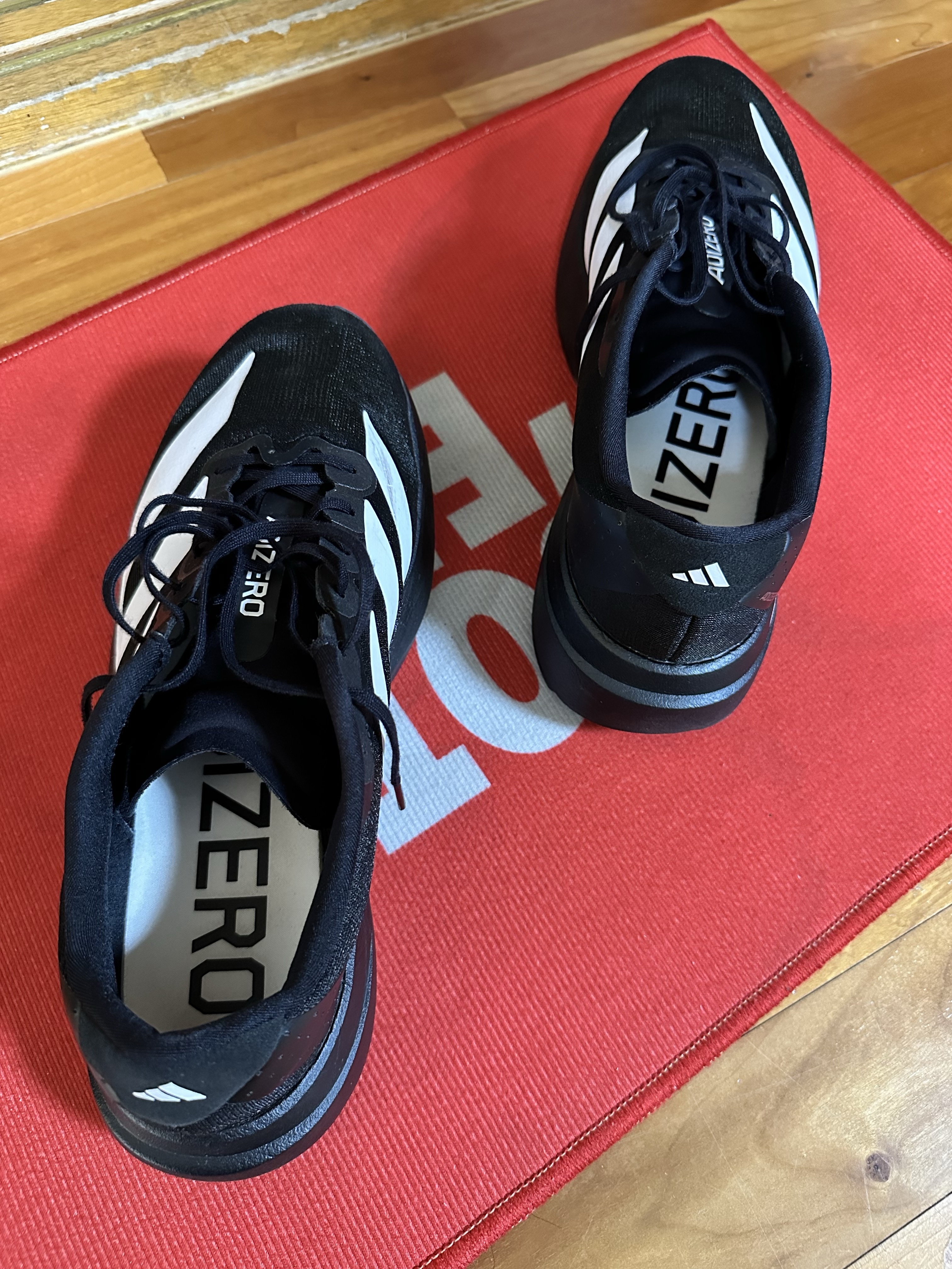 Adidas Adizero EVO SL Core Black Cloud White 착용 스타일