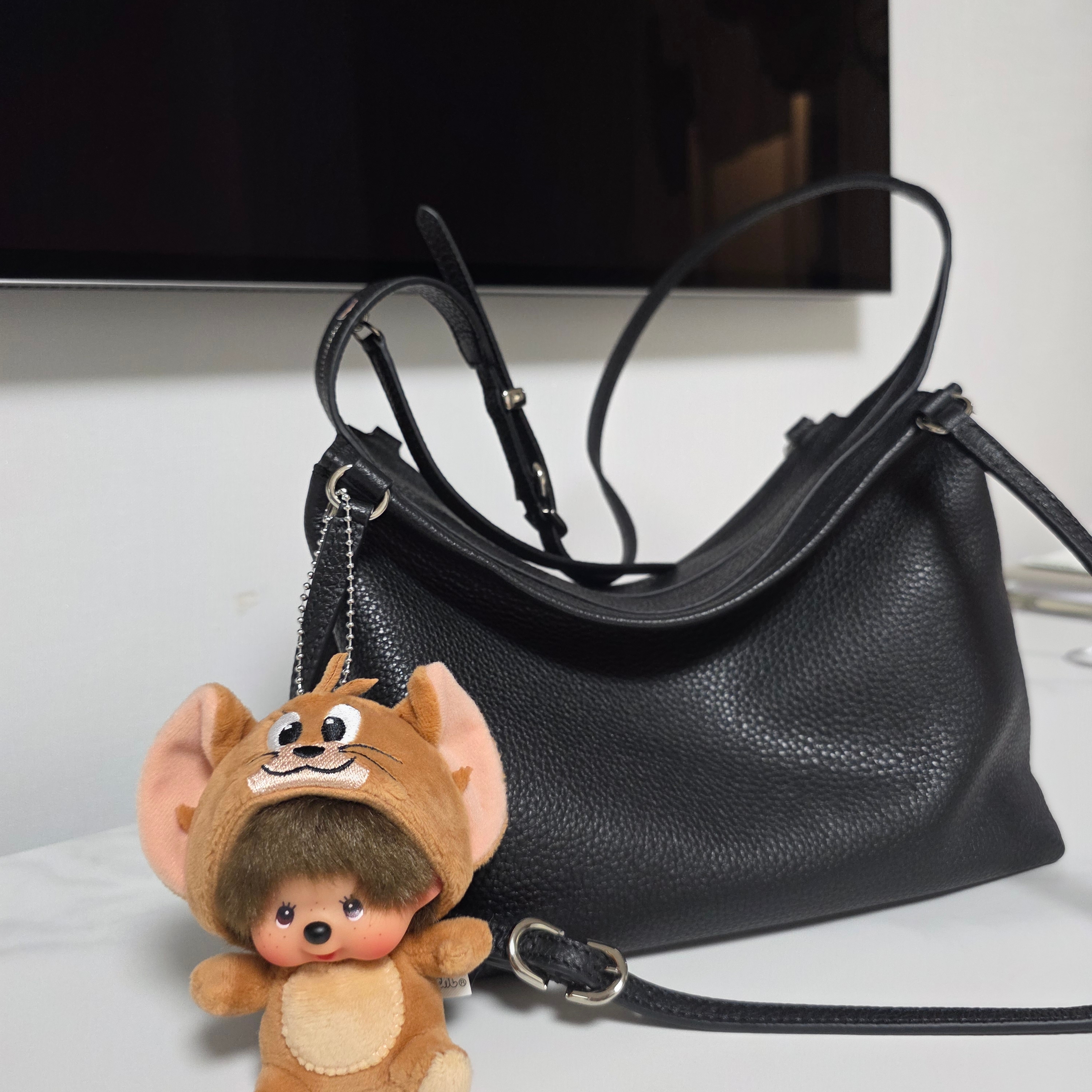 Monchhichi x Tom & Jerry SS Doll Mini Key Chain Jerry 착용 스타일 - 2