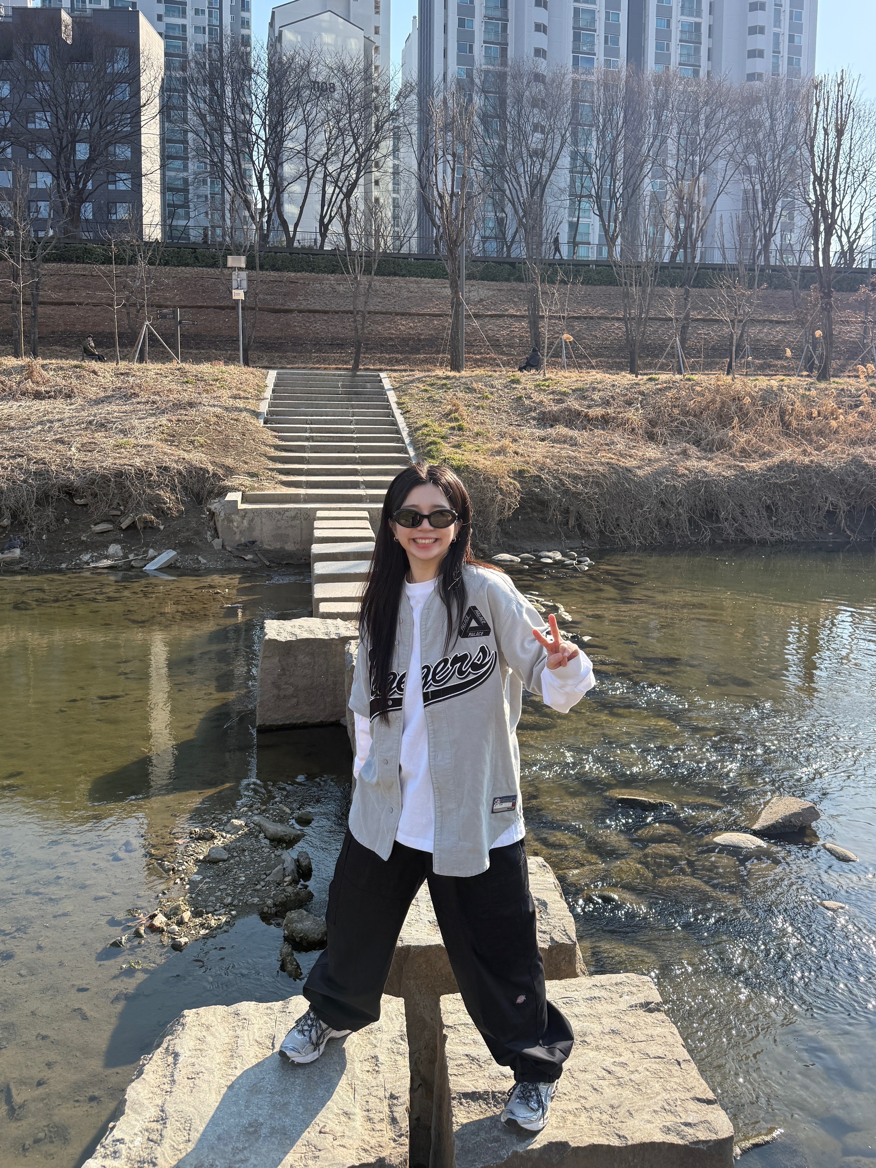 Palace Hanshin Tigers Jersey Stone - 25SS, Gentle Monster x Maison Margiela MM005 Black Black 착용 스타일 - 1