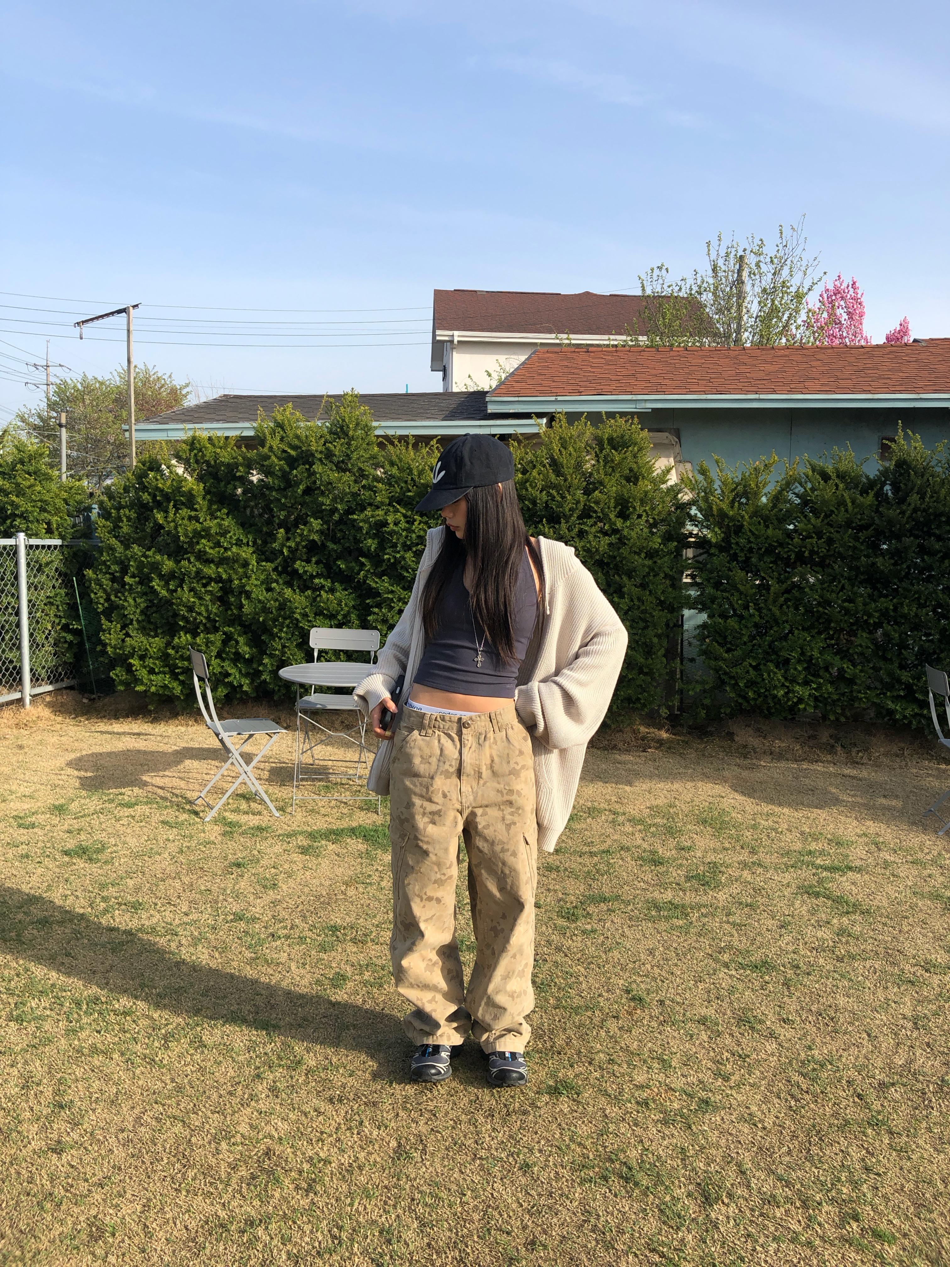 CHOWOO Overlap Pocket Camo Pants Washed Beige 착용 스타일 - 2