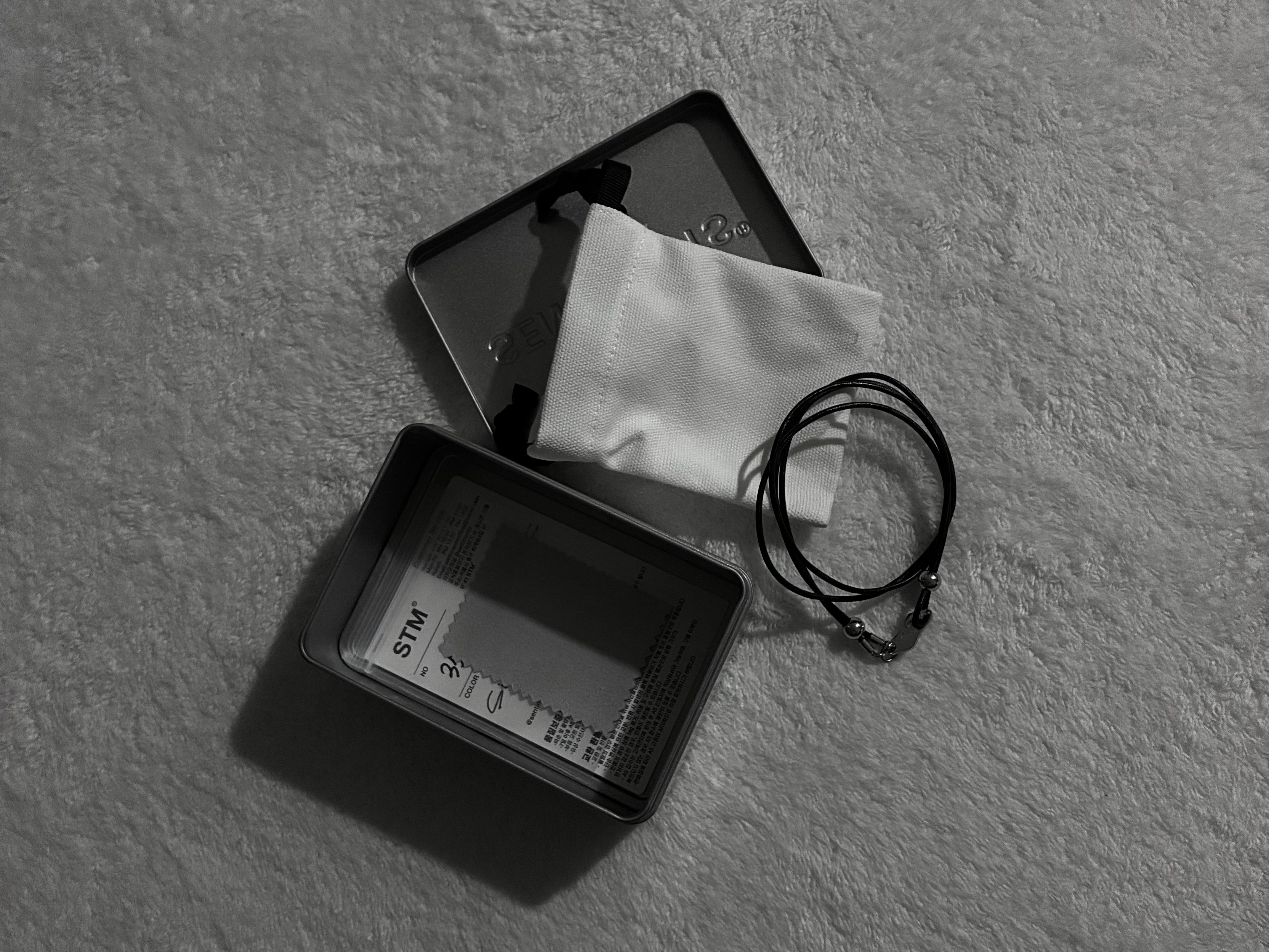 Sentiments No.350 Necklace Silver, Needles x LHP Track Shorts Poly Smooth Green 착용 스타일 - 2