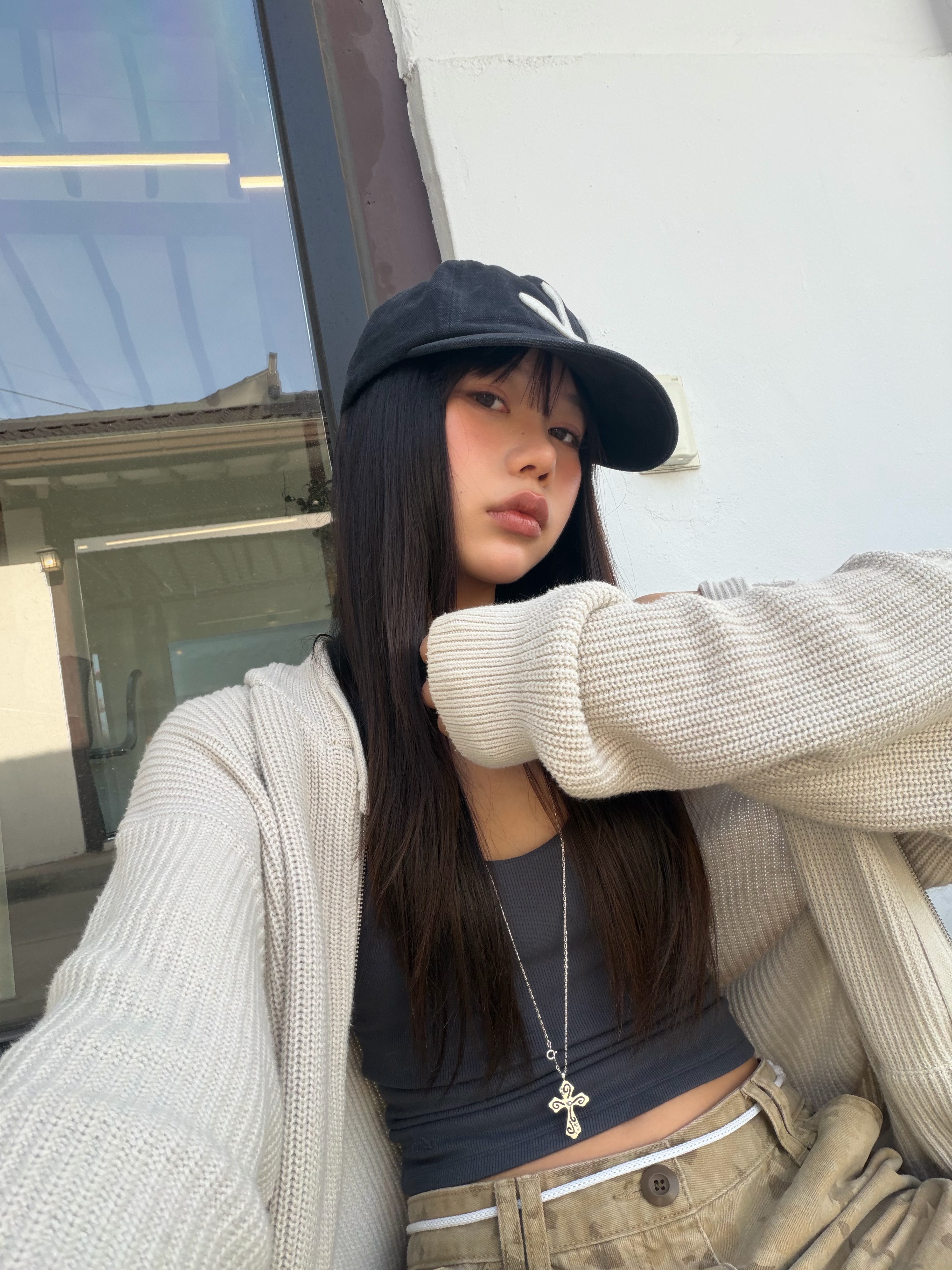 CHOWOO Vintage Washed Downfall Cap Washed Black 착용 스타일 - 2