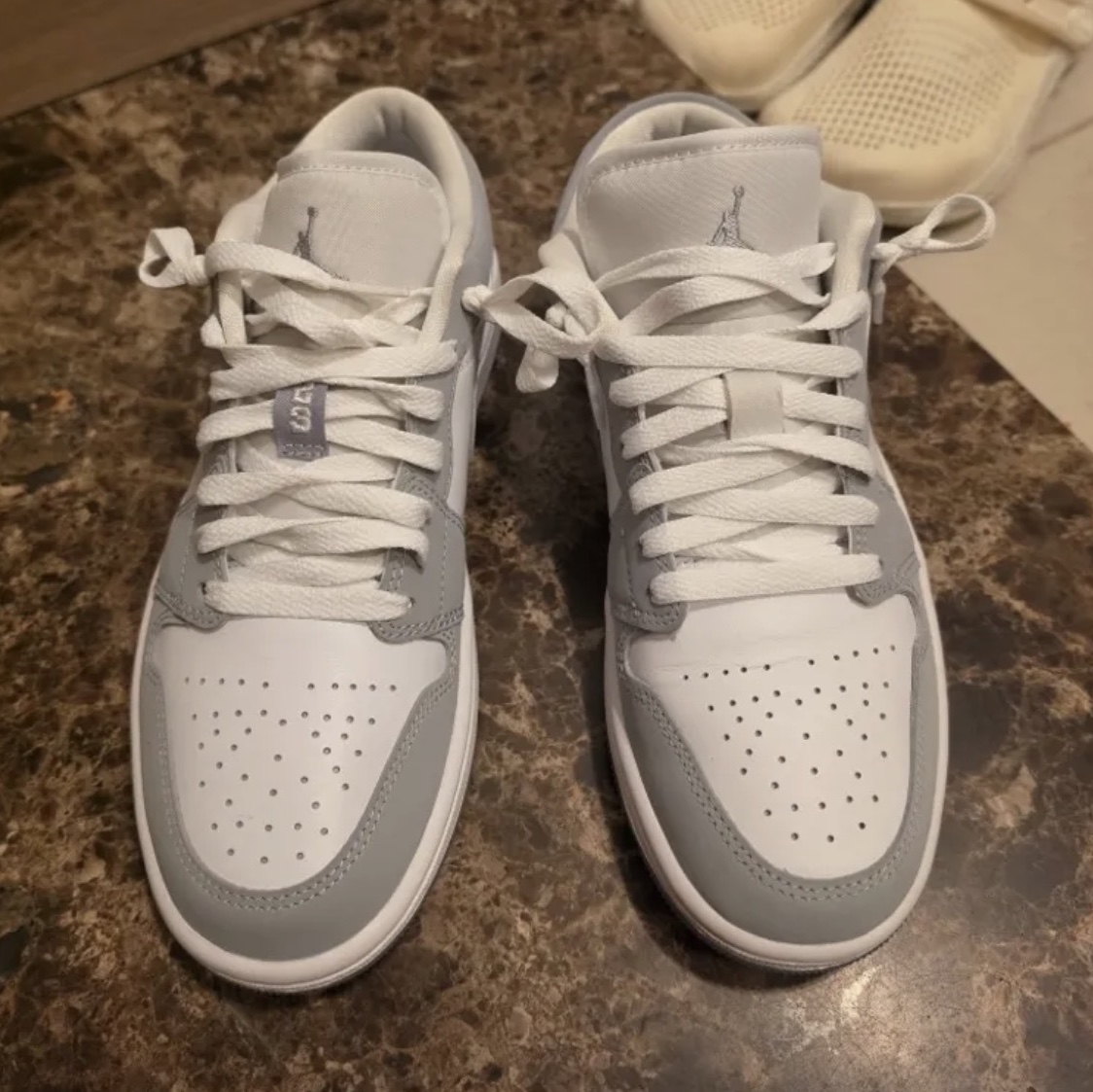 (W) Jordan 1 Low White Wolf Grey 착용 스타일