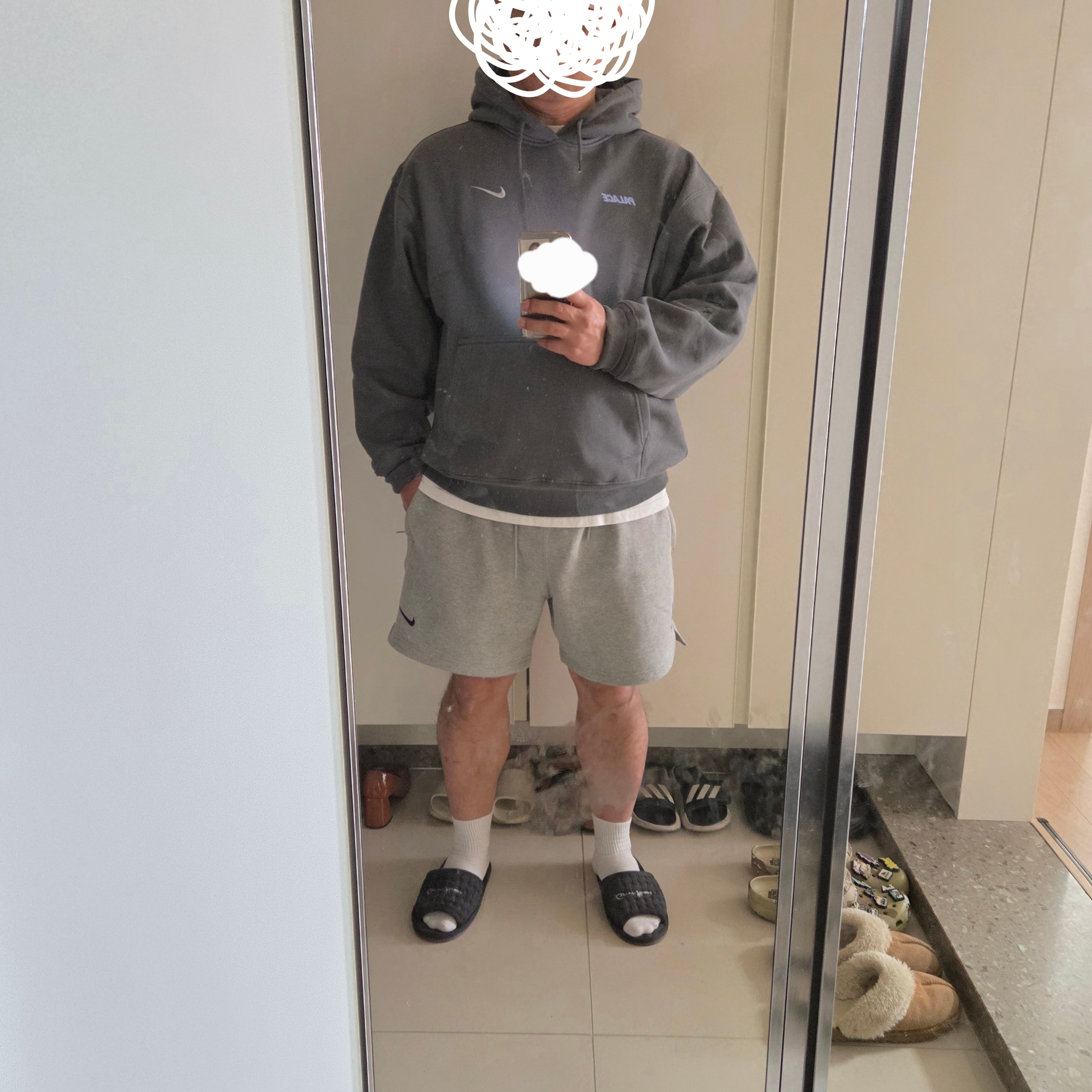 Palace x Nike Font Swoosh Hood Charcoal - 26SS, Nike x Drake Nocta Cardinal Fleece Shorts Dark Grey Heather - Asia 착용 스타일
