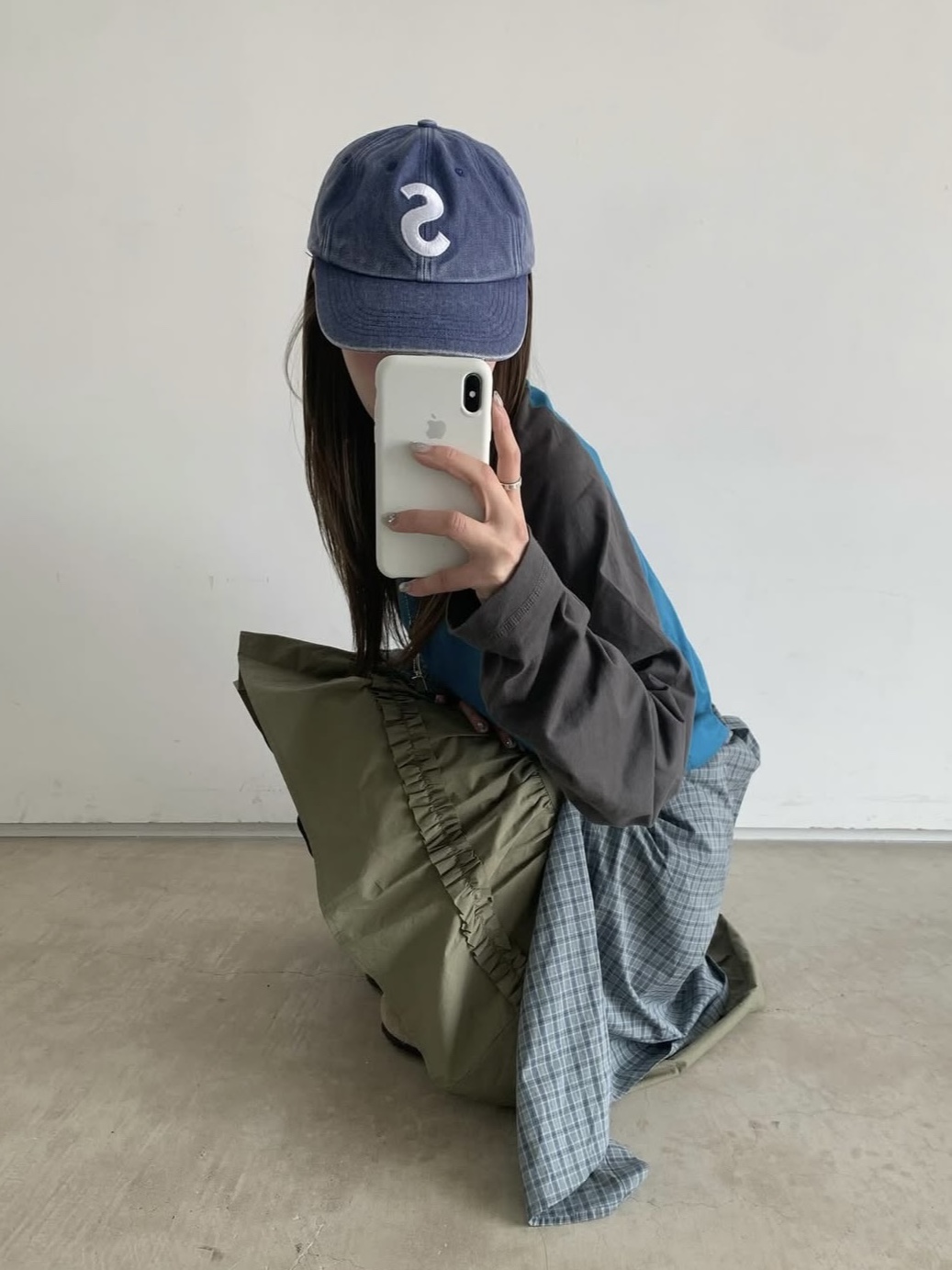 Supreme Pigment S Logo 6-Panel Navy - 24FW 착용 스타일
